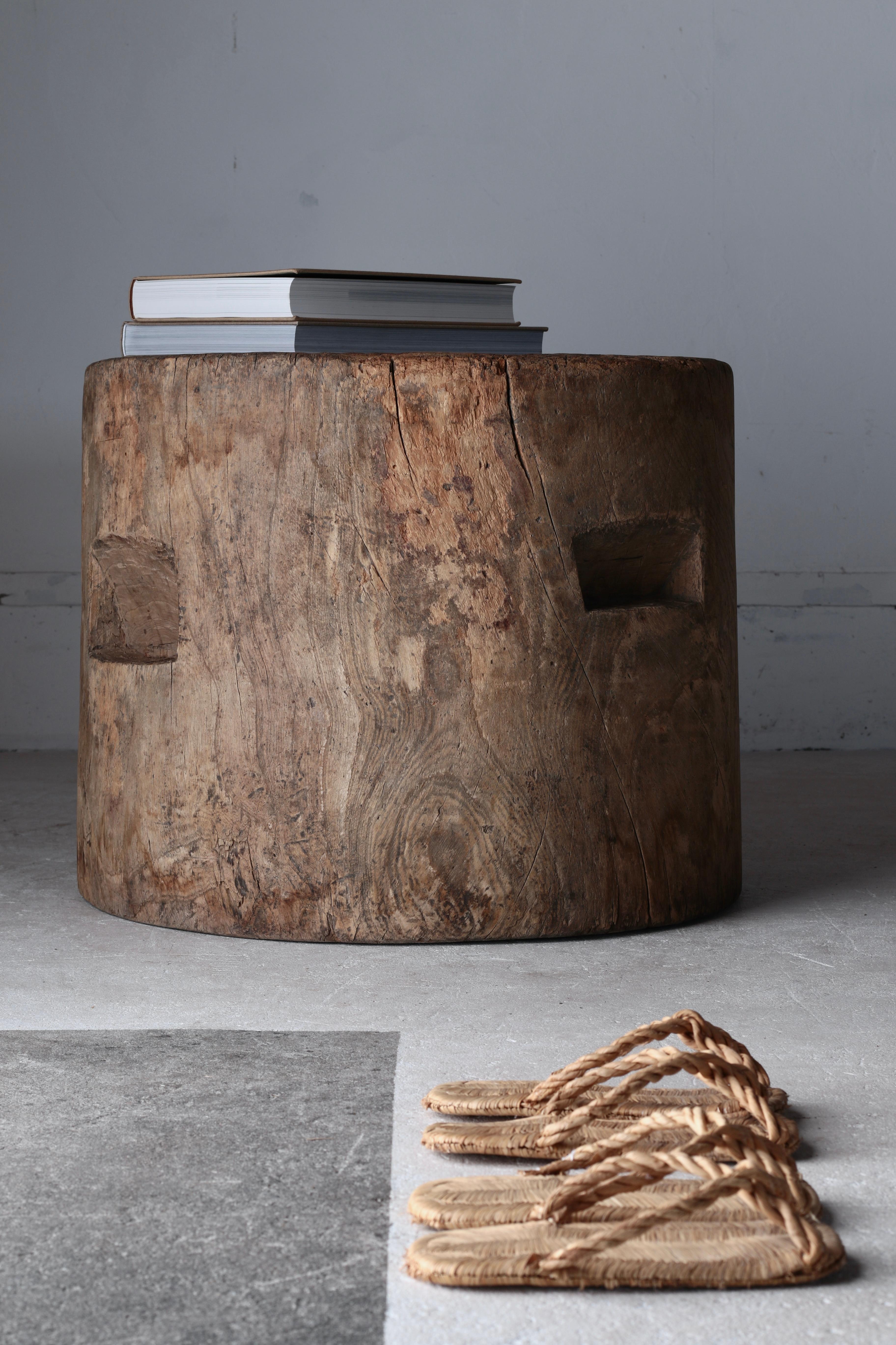 Table basse/ table d'appoint japonaise en bois ancien/ 1868-1912s Wabi-sabi Primitive en vente 10