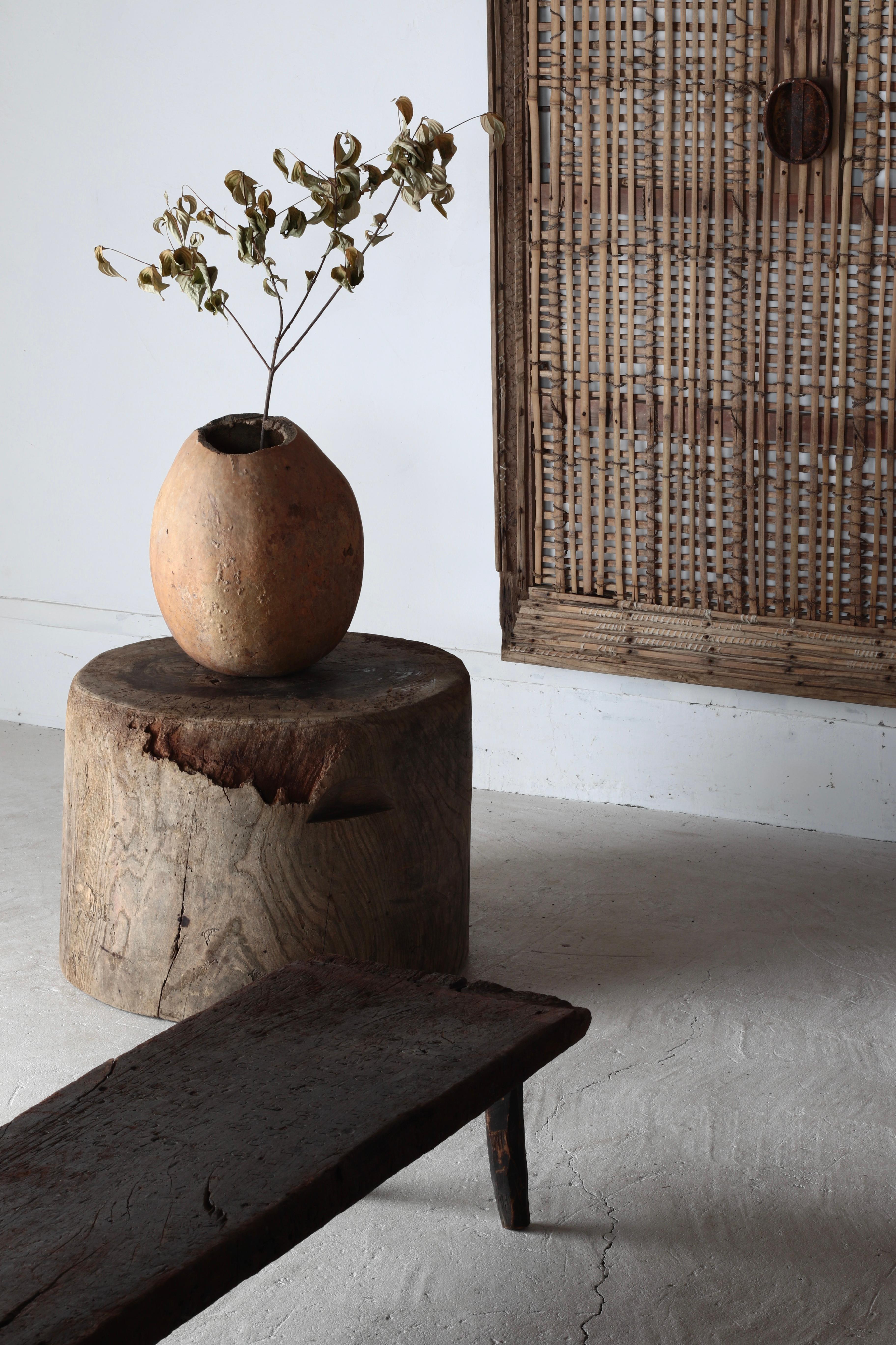Primitif Japanese Antique Wooden Coffee Table/ Side Table/ 1868-1912s Wabi-sabi Primitive en vente