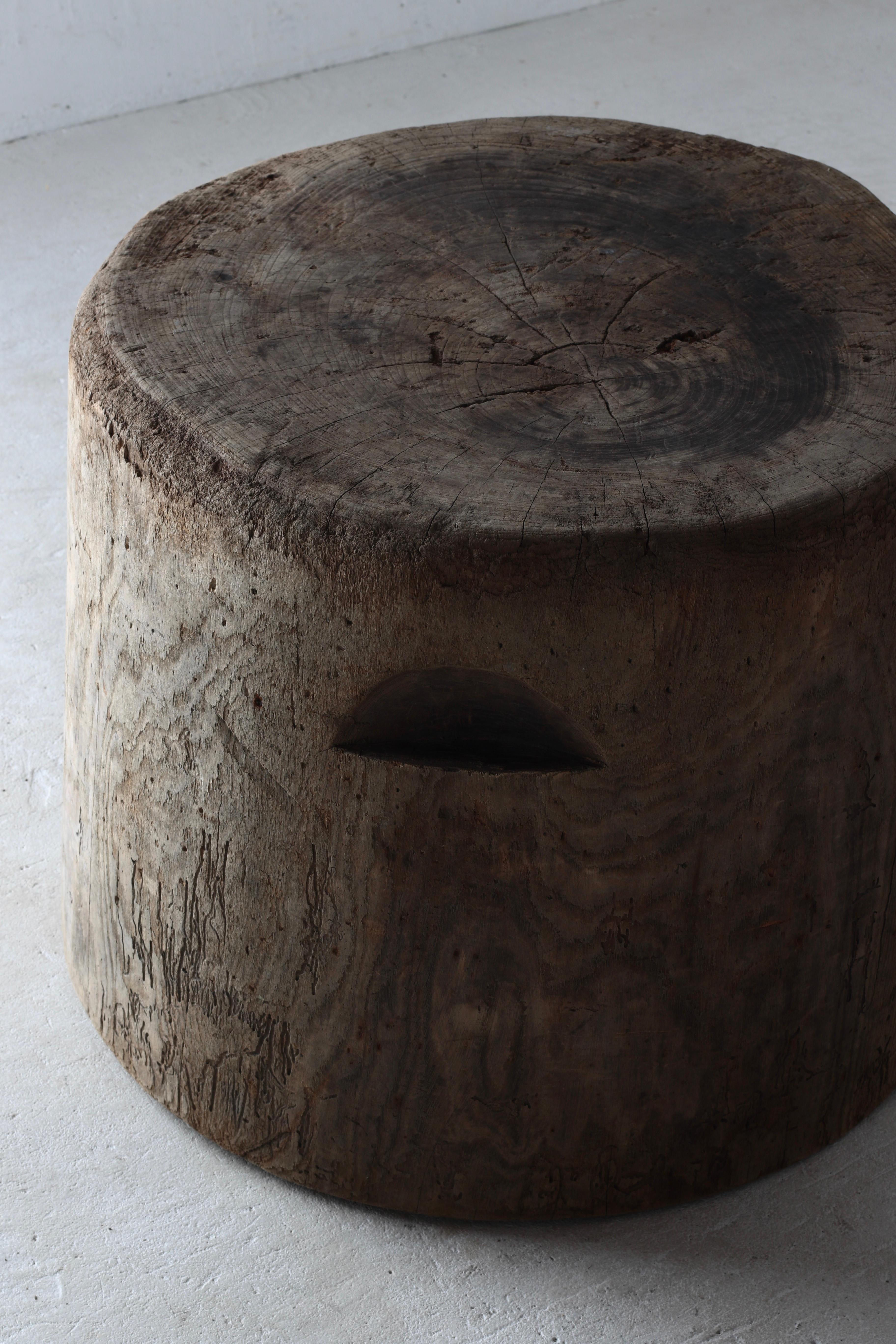 XIXe siècle Japanese Antique Wooden Coffee Table/ Side Table/ 1868-1912s Wabi-sabi Primitive en vente