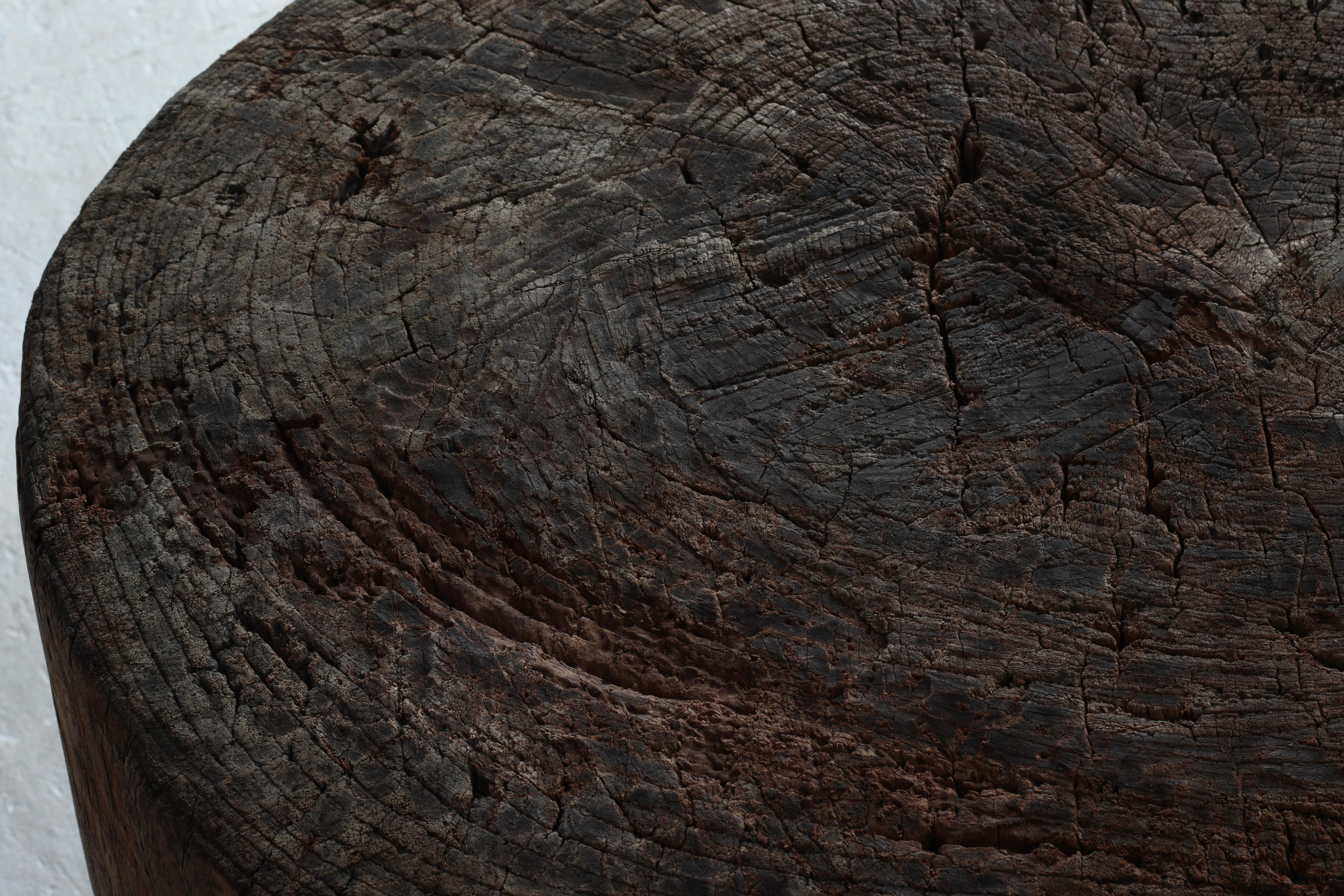 XIXe siècle Table basse/ table d'appoint japonaise en bois ancien/ 1868-1912s Wabi-sabi Primitive en vente