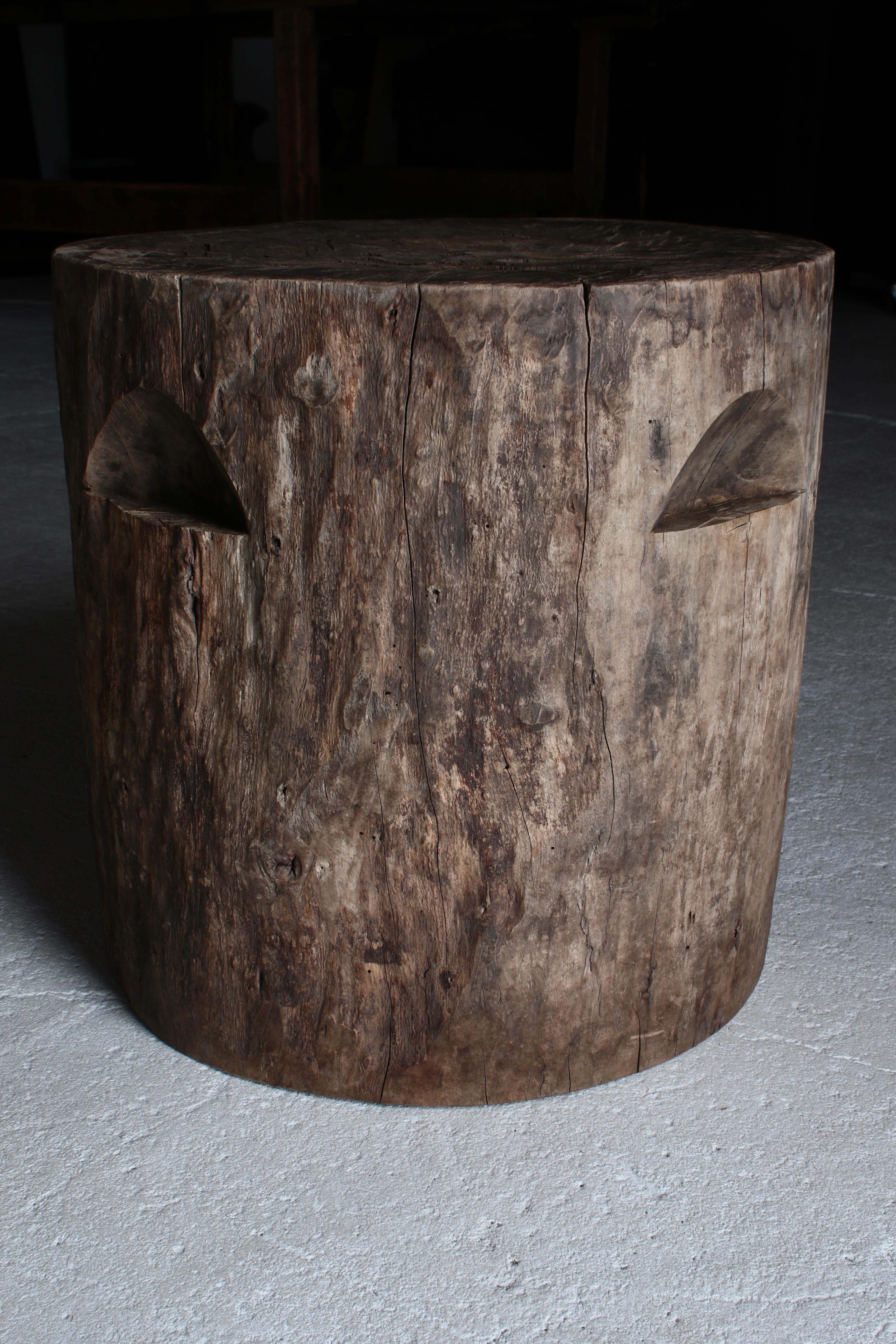 Antiker japanischer antiker Holz-Couchtisch / Beistelltisch / Wabi-sabi Rustikaler Couchtisch 9