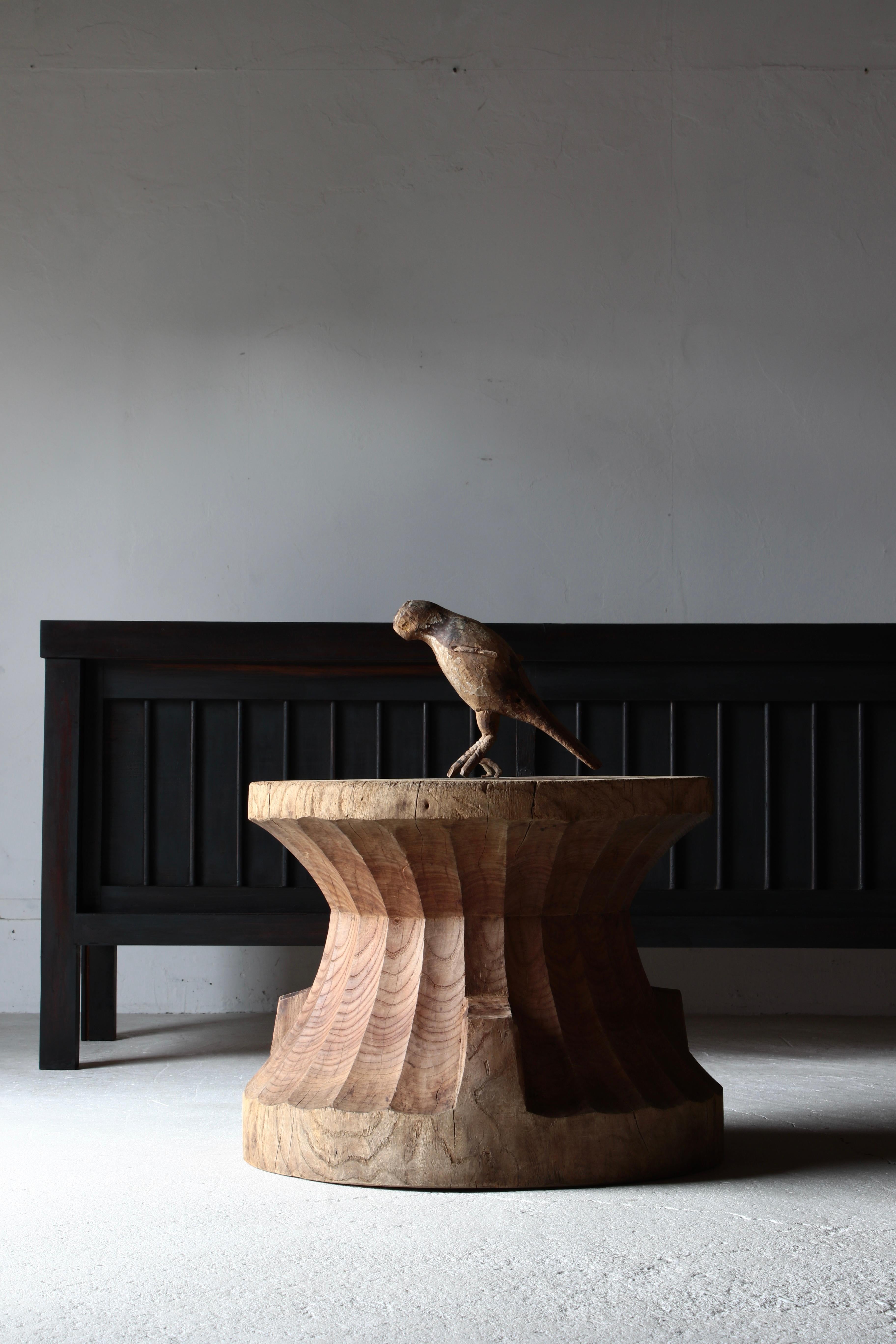 Primitif Table basse japonaise ancienne / Table d'appoint / Wabi-sabi Primitive en vente