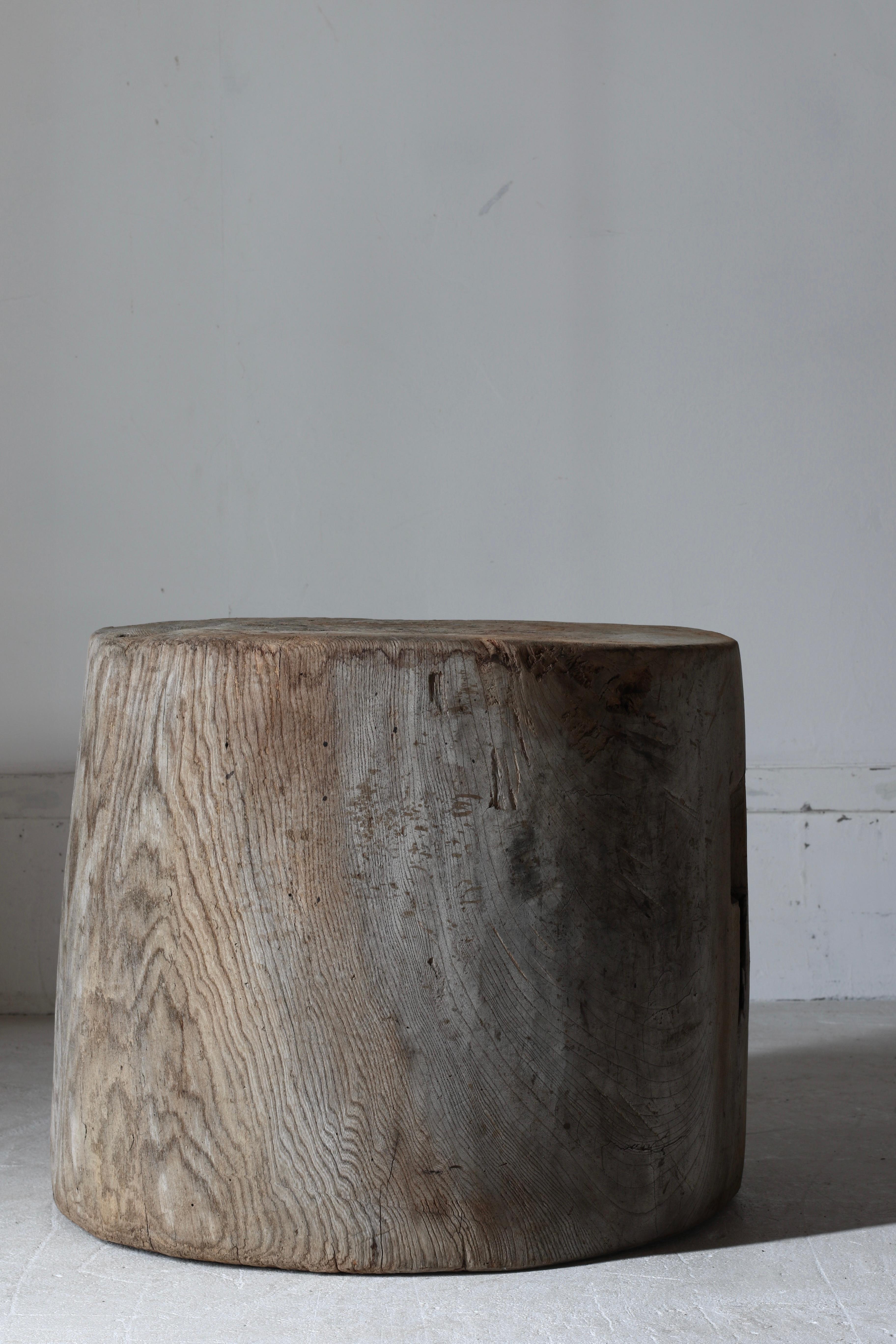 Antiker japanischer antiker Holz-Couchtisch / Beistelltisch/Beistelltisch/ 1868-1912er Jahre Wabi-sabi Primitiv im Angebot 1