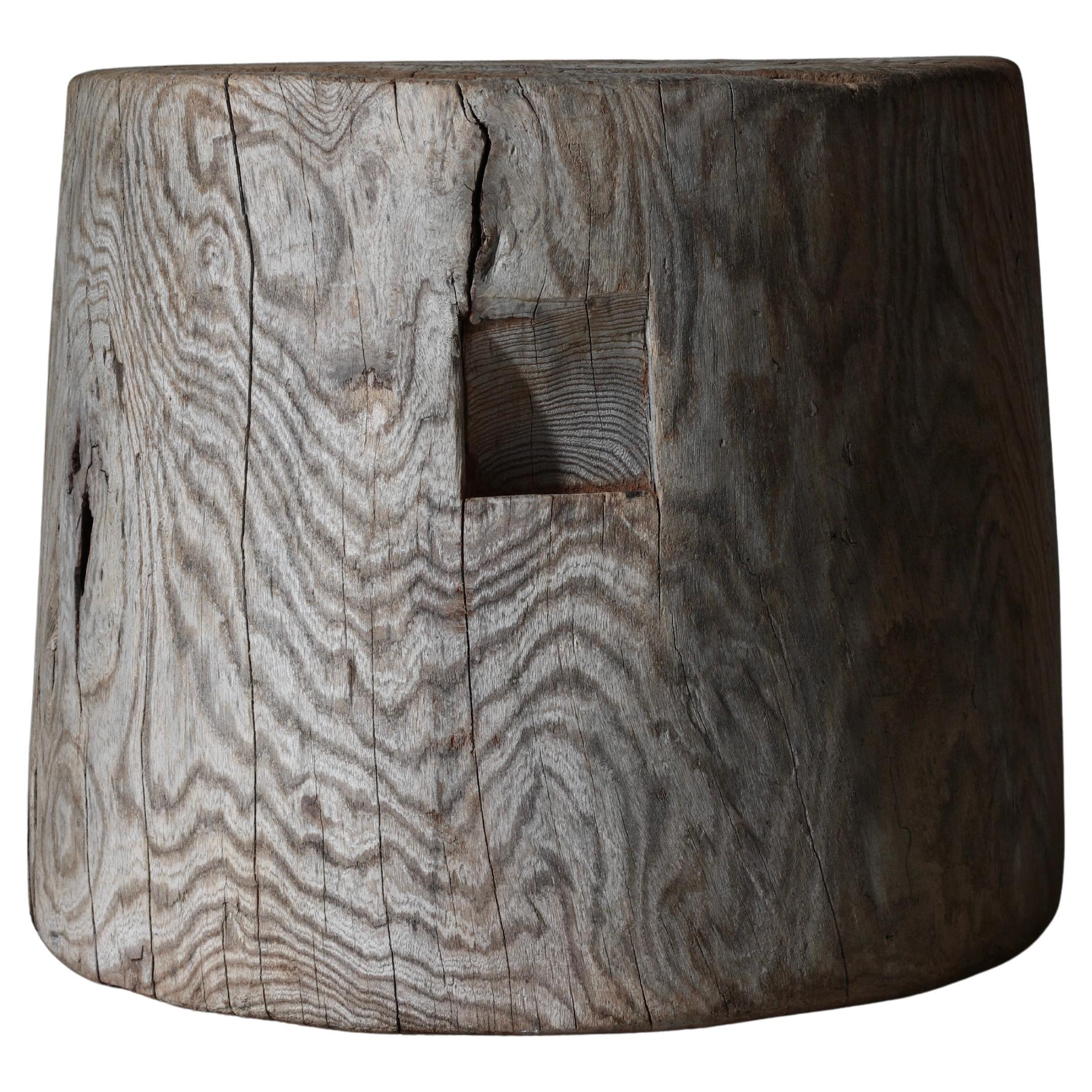 Antiker japanischer antiker Holz-Couchtisch / Beistelltisch/Beistelltisch/ 1868-1912er Jahre Wabi-sabi Primitiv im Angebot