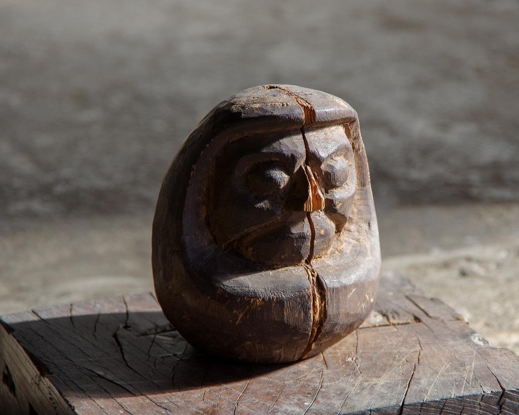 Daruma Japonés Antiguo de Madera, Finales de la Era Edo '1603-1868', Wabi Sabi en venta 3