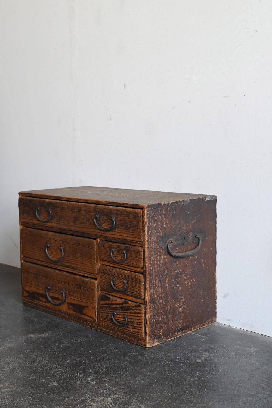 Giapponese Cassettiera antica giapponese in legno/1868-1920/scomparsa di gusto in vendita