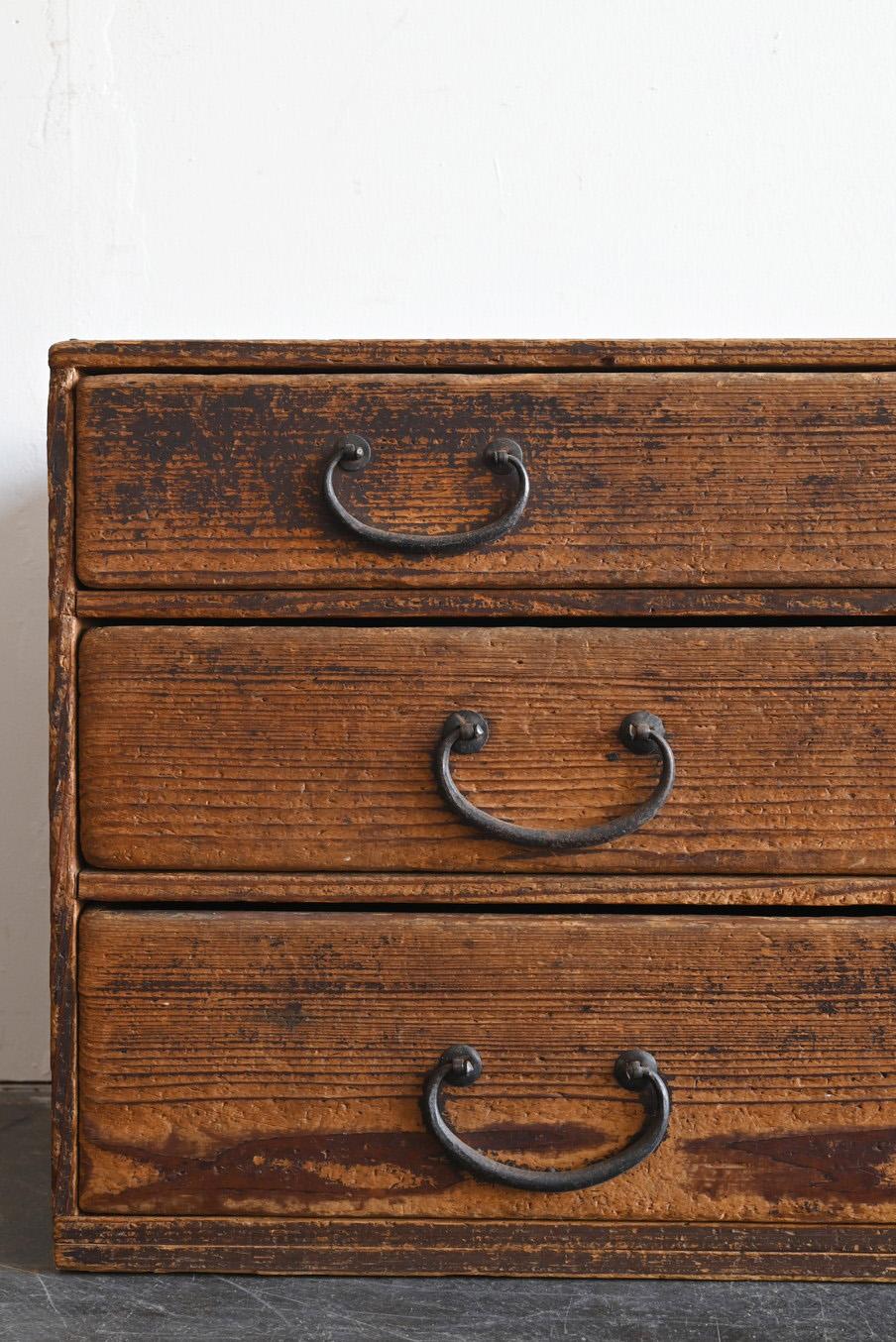 Cassettiera antica giapponese in legno/1868-1920/scomparsa di gusto in vendita 1