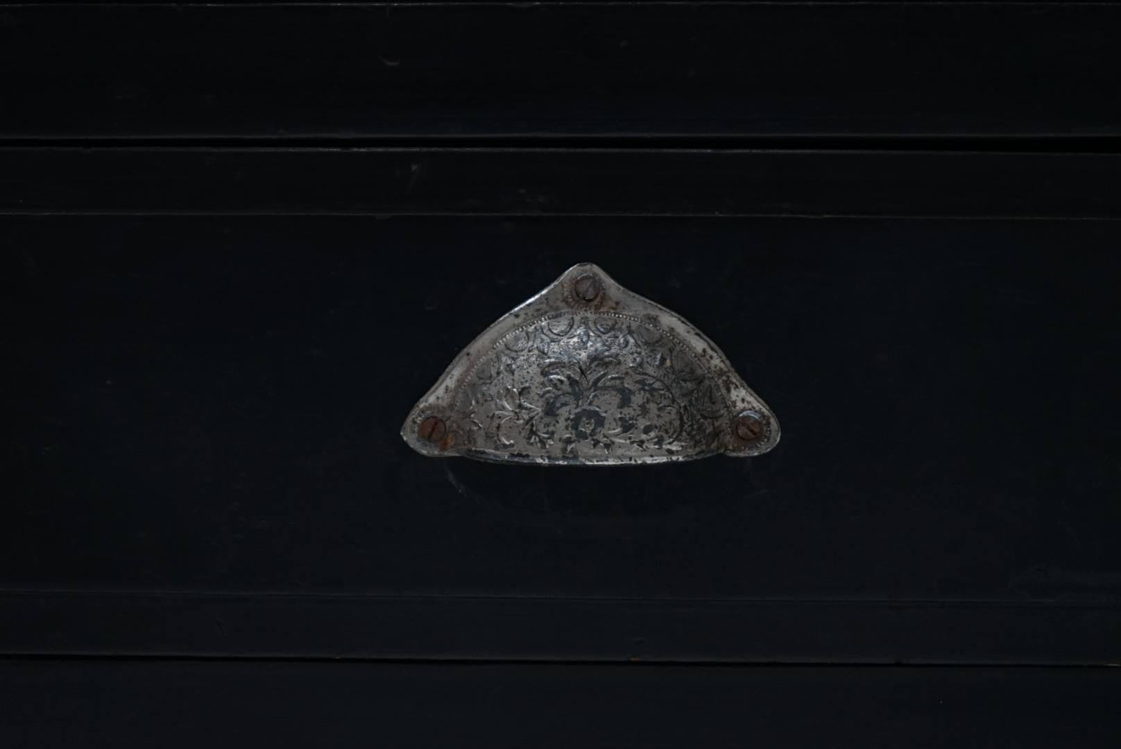 Japanese Antique Wooden Glass Cabinet, 1930s–1950s, Japandi Wabi-Sabi en vente 4