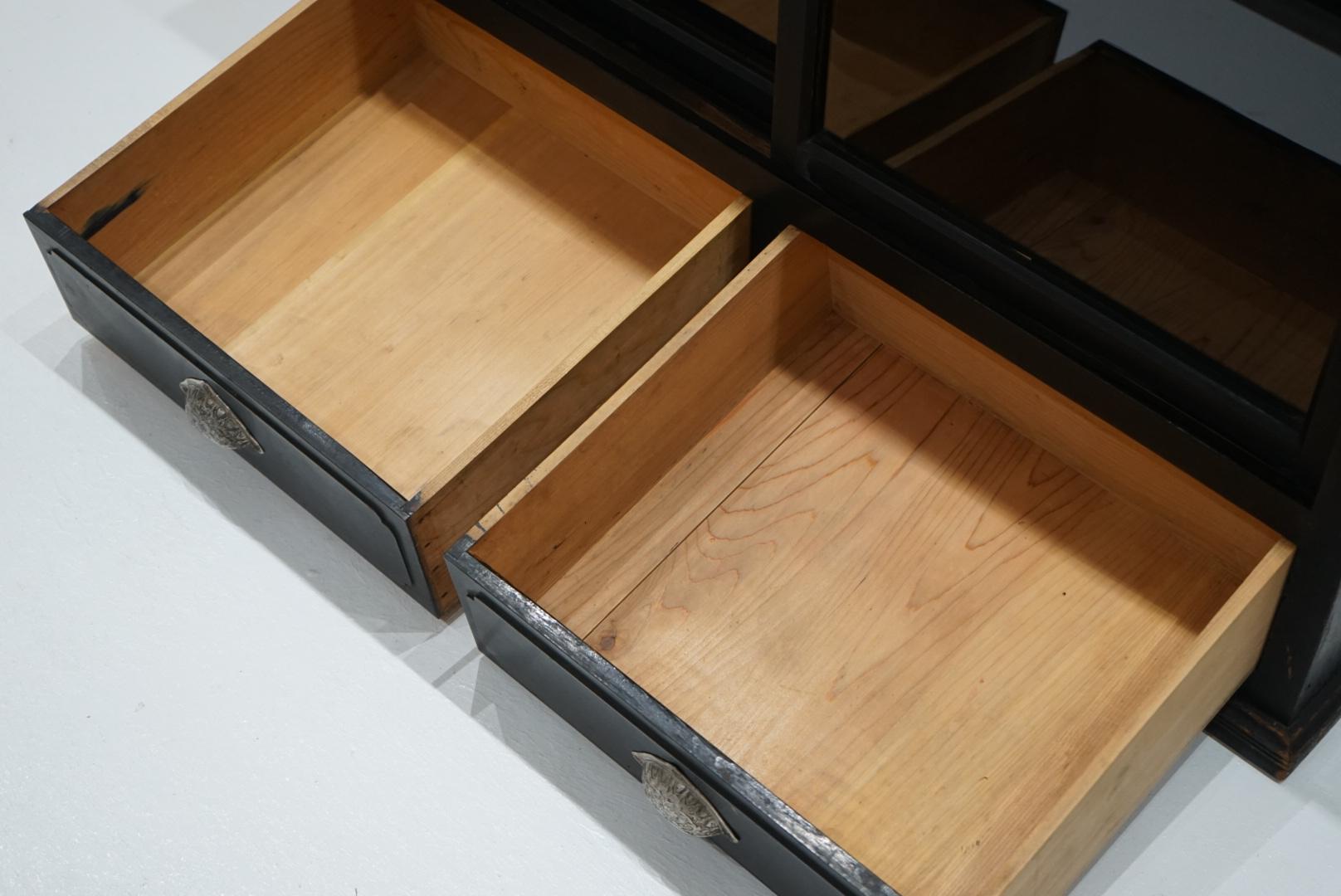 Japanese Antique Wooden Glass Cabinet, 1930s–1950s, Japandi Wabi-Sabi en vente 8