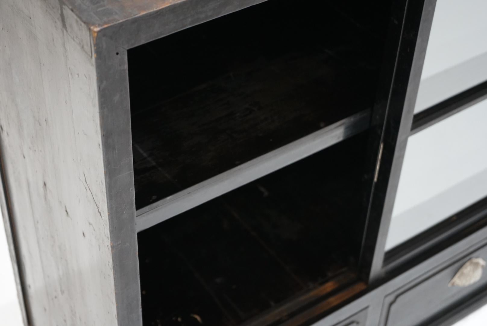 Japanese Antique Wooden Glass Cabinet, 1930s–1950s, Japandi Wabi-Sabi en vente 1