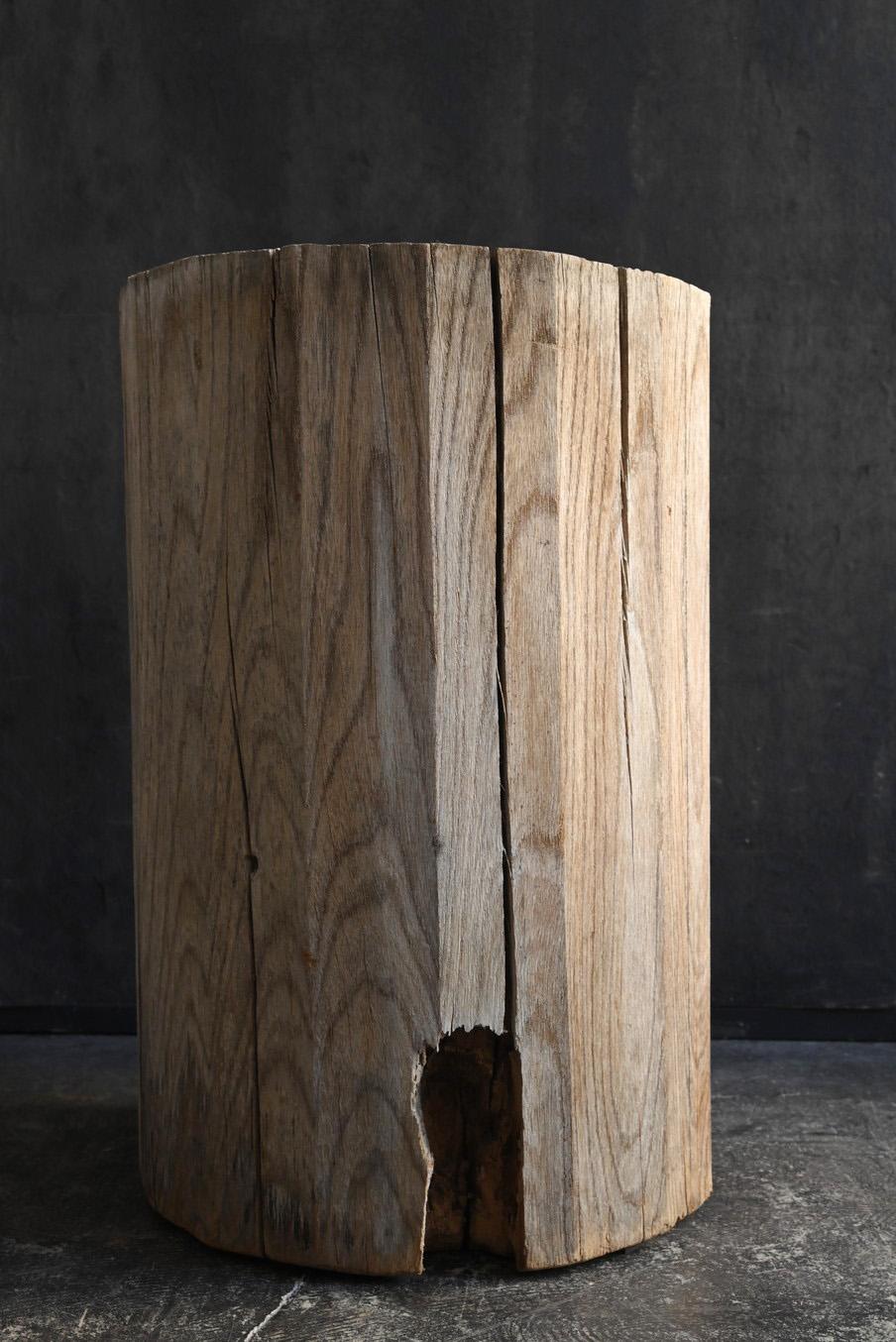 Japanese antique wooden high stool/20th century/Wabi-sabi chair In Good Condition For Sale In Sammu-shi, Chiba