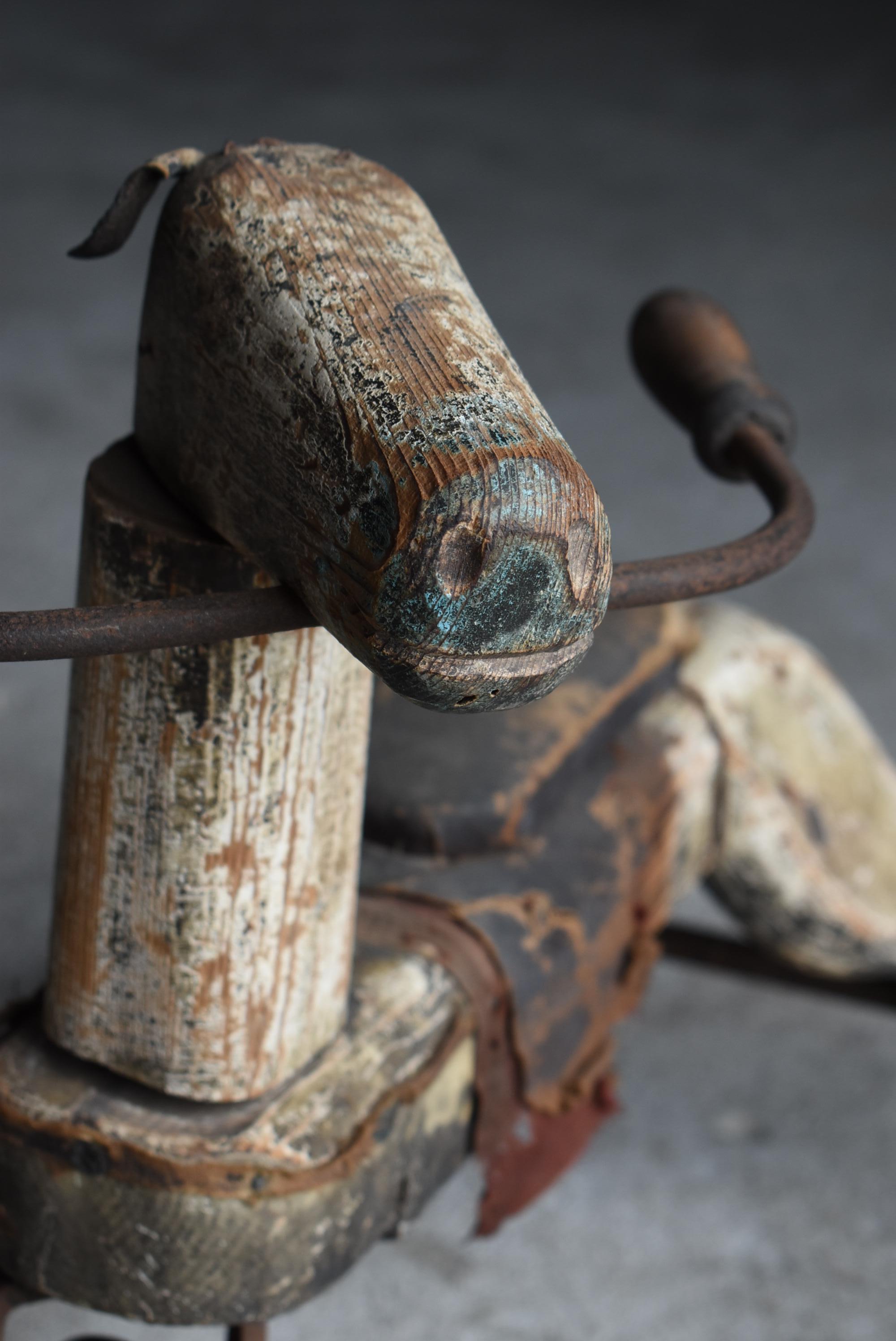 Tricycle japonais ancien en bois pour chevaux 1860s-1900s / Objects fors Wabi Sabi en vente 8