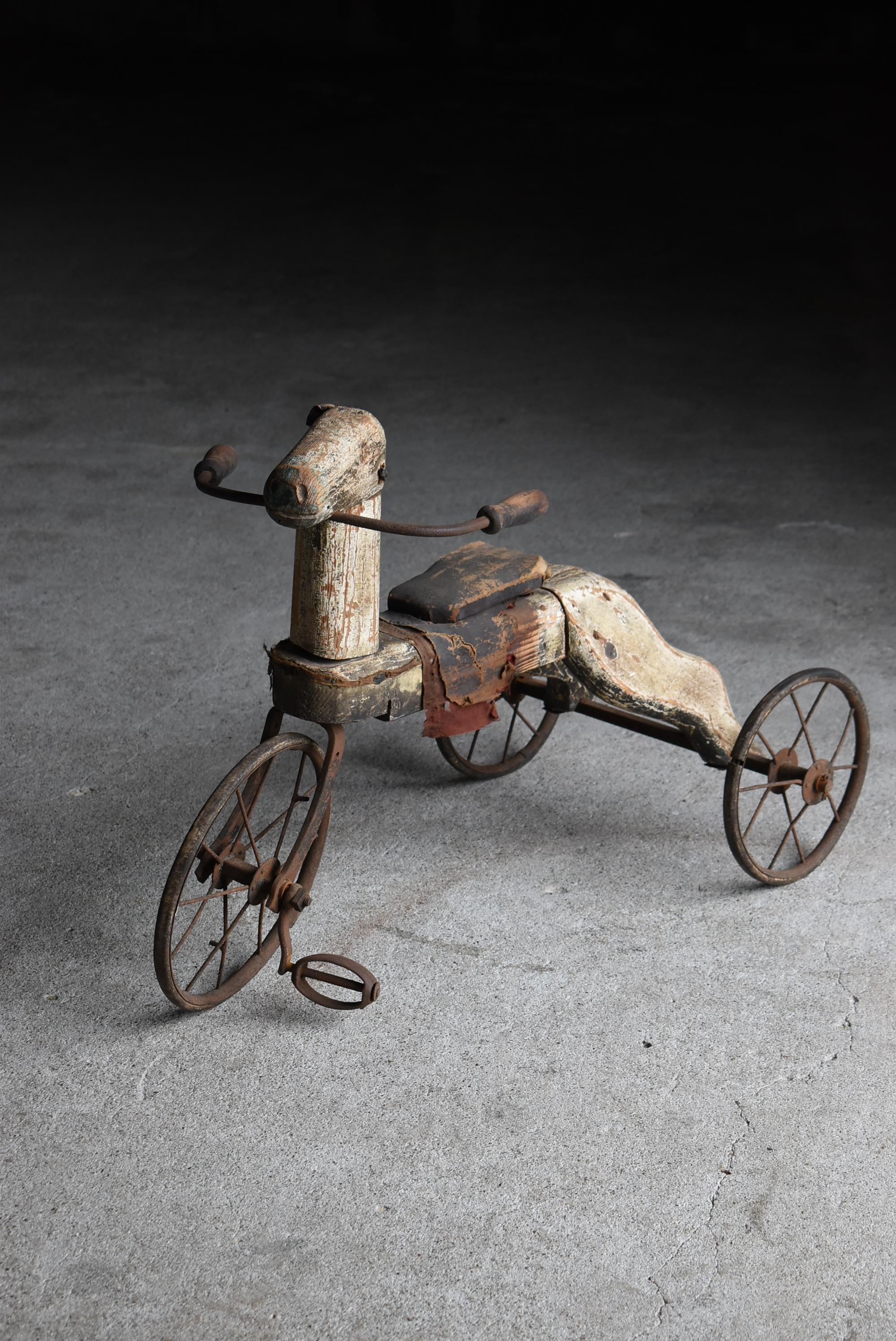 Japonais Tricycle japonais ancien en bois pour chevaux 1860s-1900s / Objects fors Wabi Sabi en vente