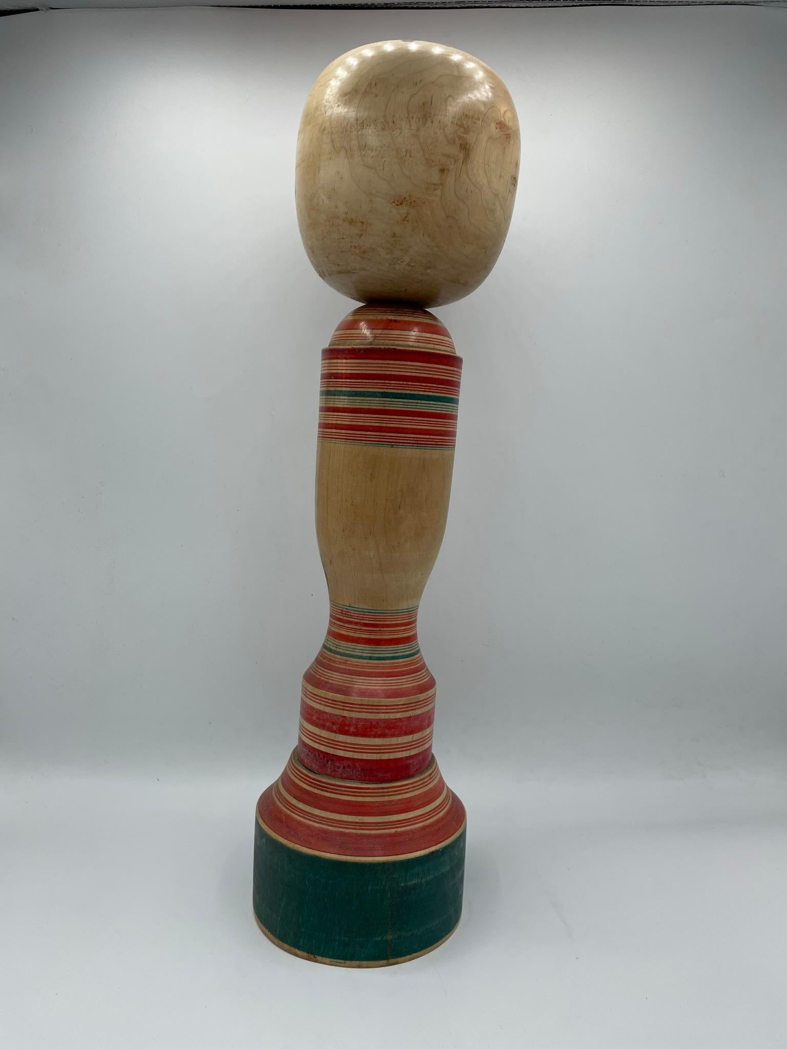 Japanese Antique Wooden Kokeshi Doll 1970s Height48cm In Good Condition For Sale In Paris, FR