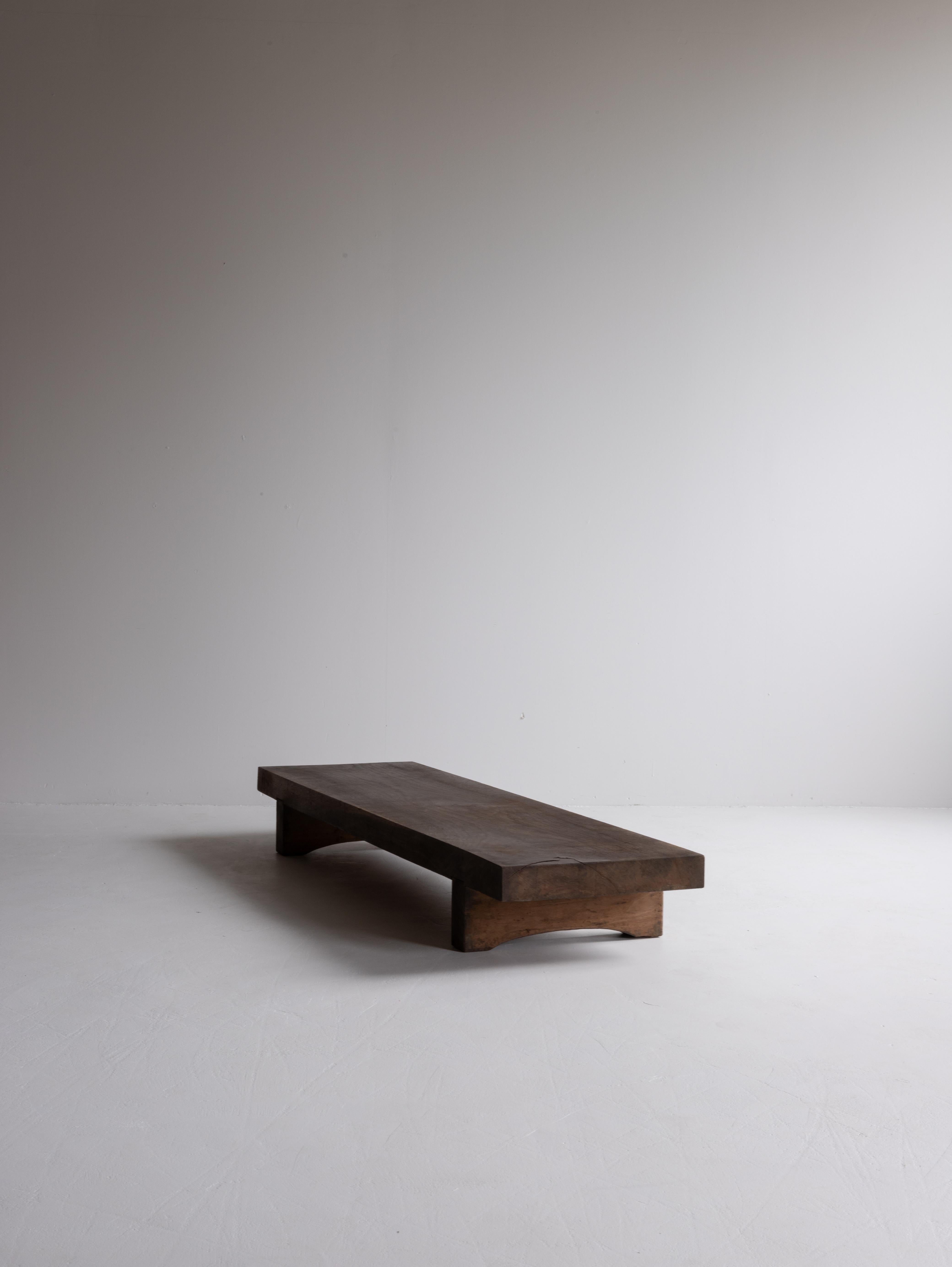 Table basse japonaise ancienne en bois/1867/Période Edo tardive/Table Wabisabi/Art folklorique en vente 2