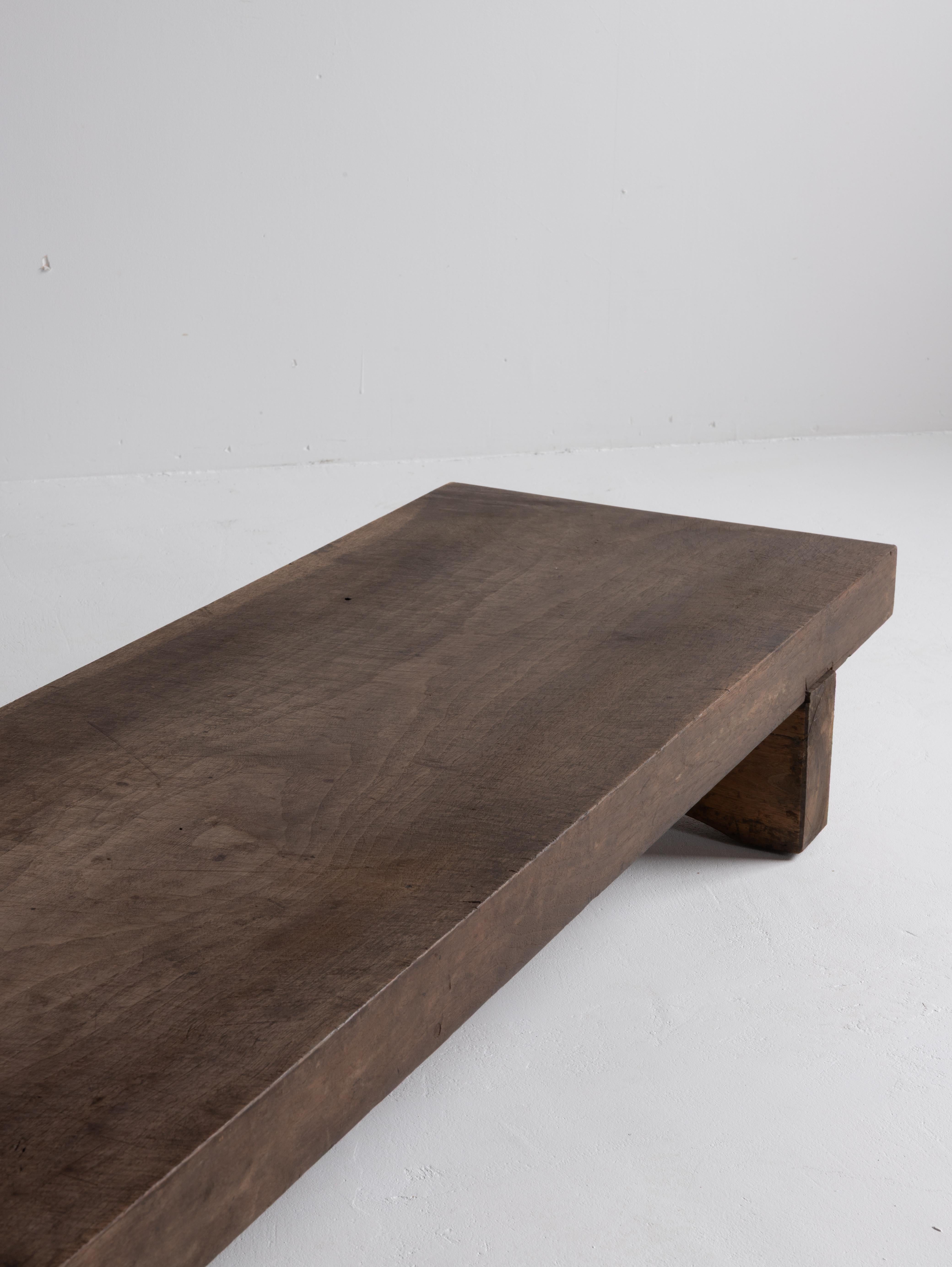 Table basse japonaise ancienne en bois/1867/Période Edo tardive/Table Wabisabi/Art folklorique en vente 4