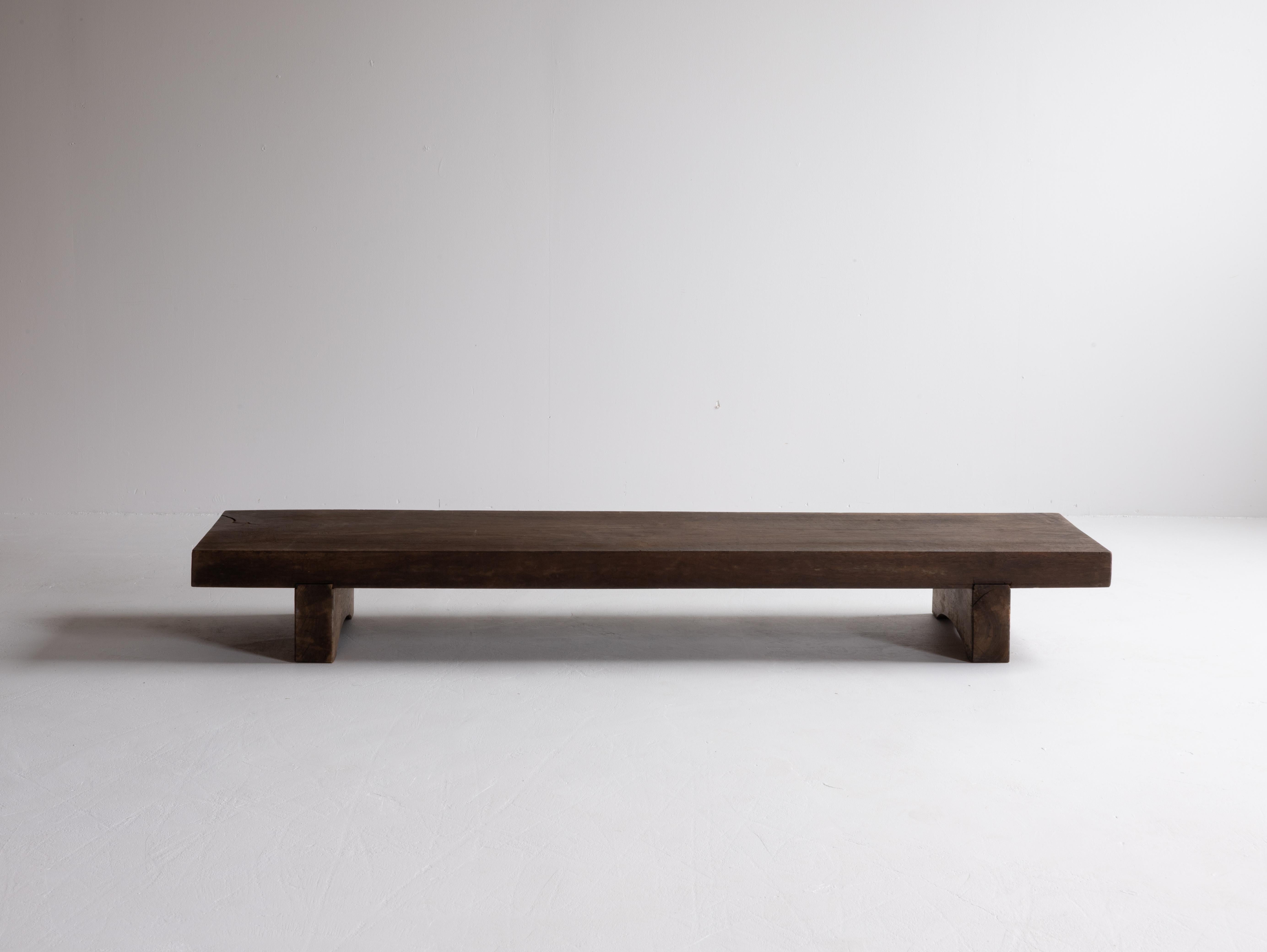 Travail du bois Table basse japonaise ancienne en bois/1867/Période Edo tardive/Table Wabisabi/Art folklorique en vente