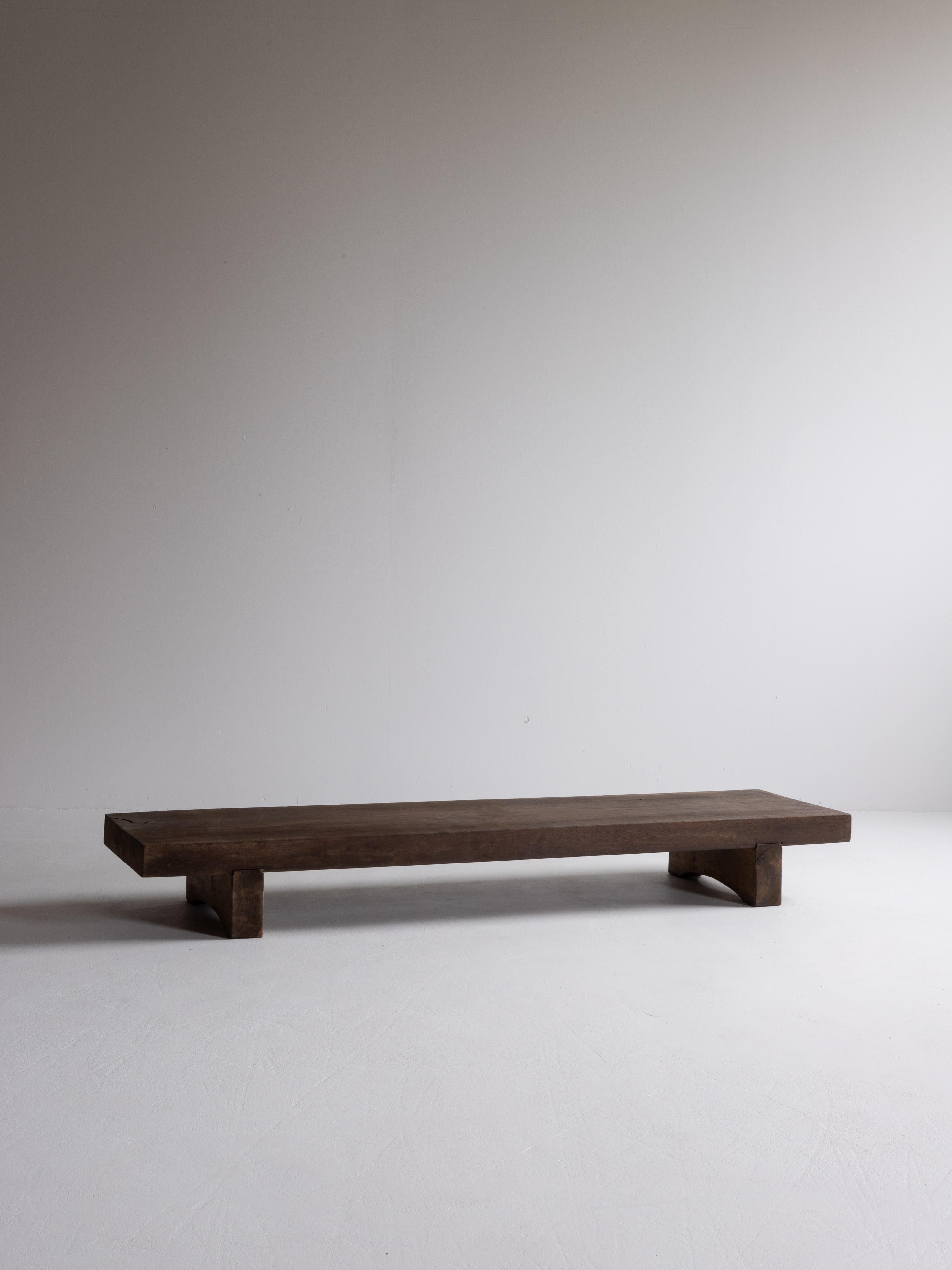 20ième siècle Table basse japonaise ancienne en bois/1867/Période Edo tardive/Table Wabisabi/Art folklorique en vente