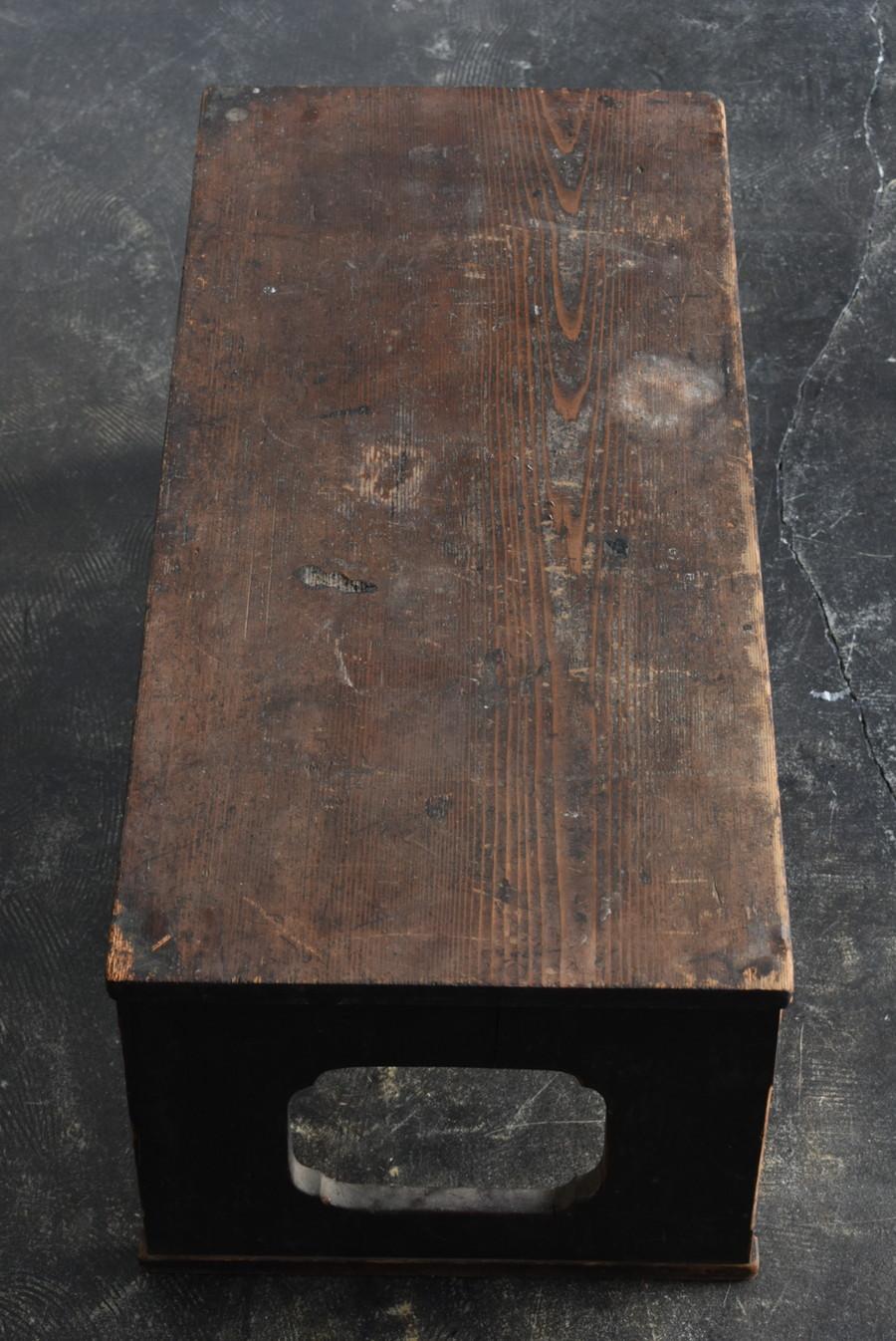 Cedar Japanese Antique Wooden Low Table / 1868-1920 / Meiji Era / Coffee Table