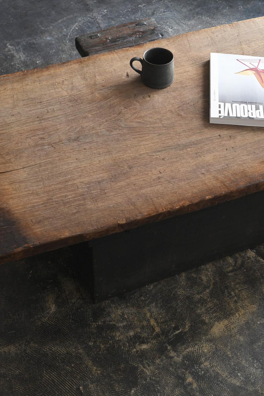 Japanischer antiker niedriger japanischer Holztisch/1868-1920/Wabi-sabi Couchtisch (Meiji-Periode) im Angebot