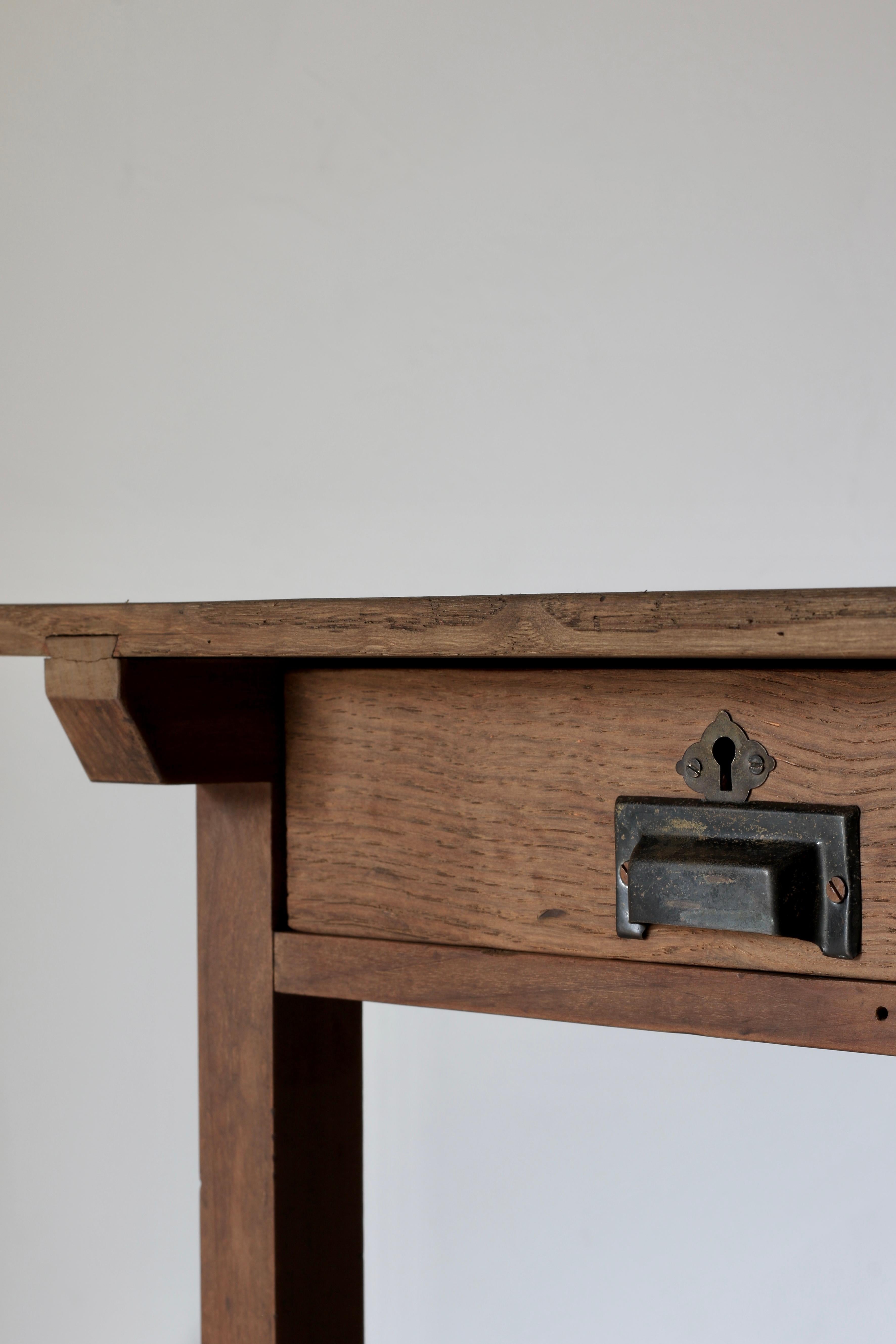 Travail du bois Table basse japonaise ancienne / Table basse / 1912s-1926s / WabiSabi en vente