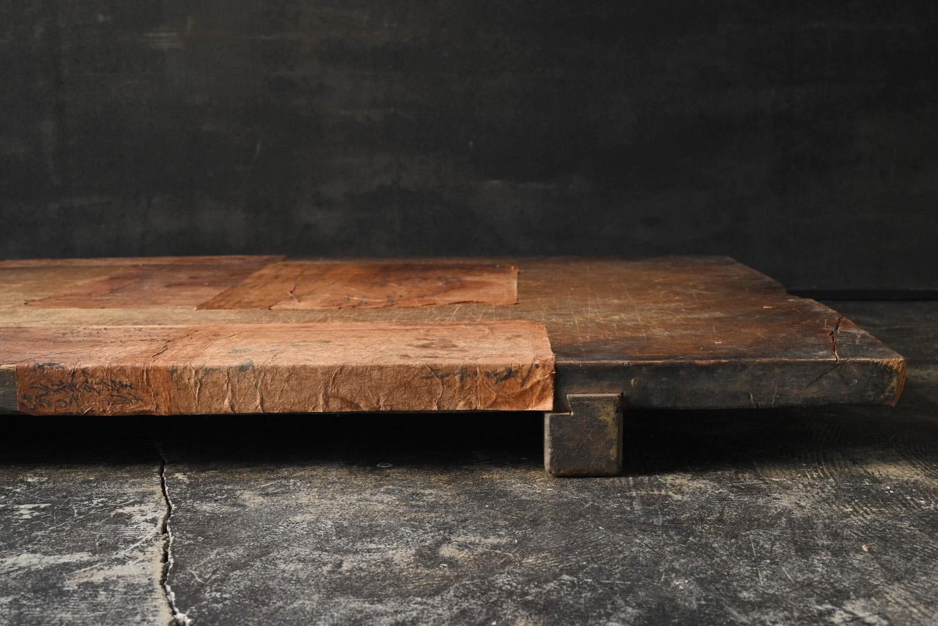 Table basse japonaise ancienne recouverte de papier washi/workbench Wabi-sabi en vente 9