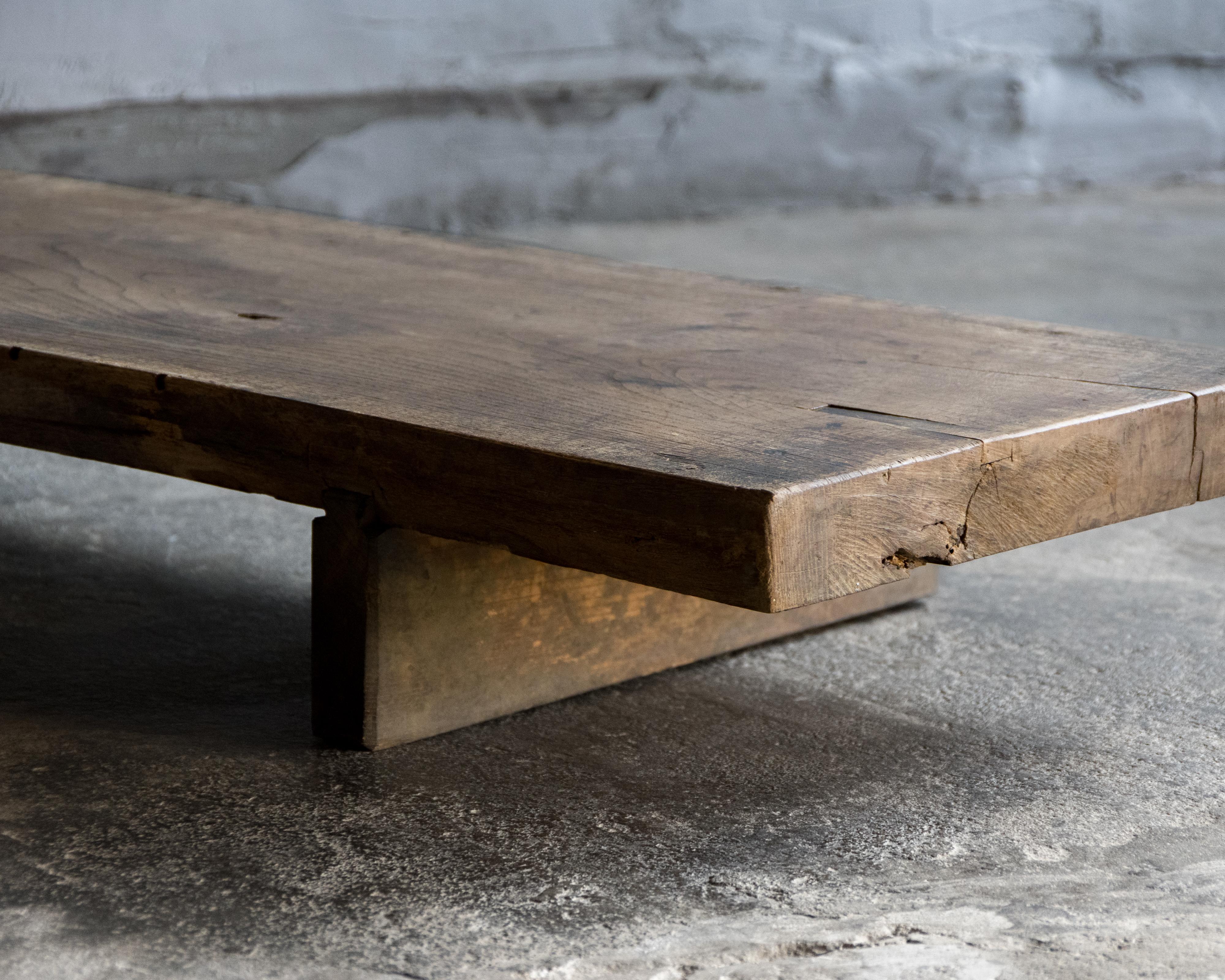 Table basse ancienne japonaise en bois (Tachidai), fin Meiji (1890s-1912) en vente 9