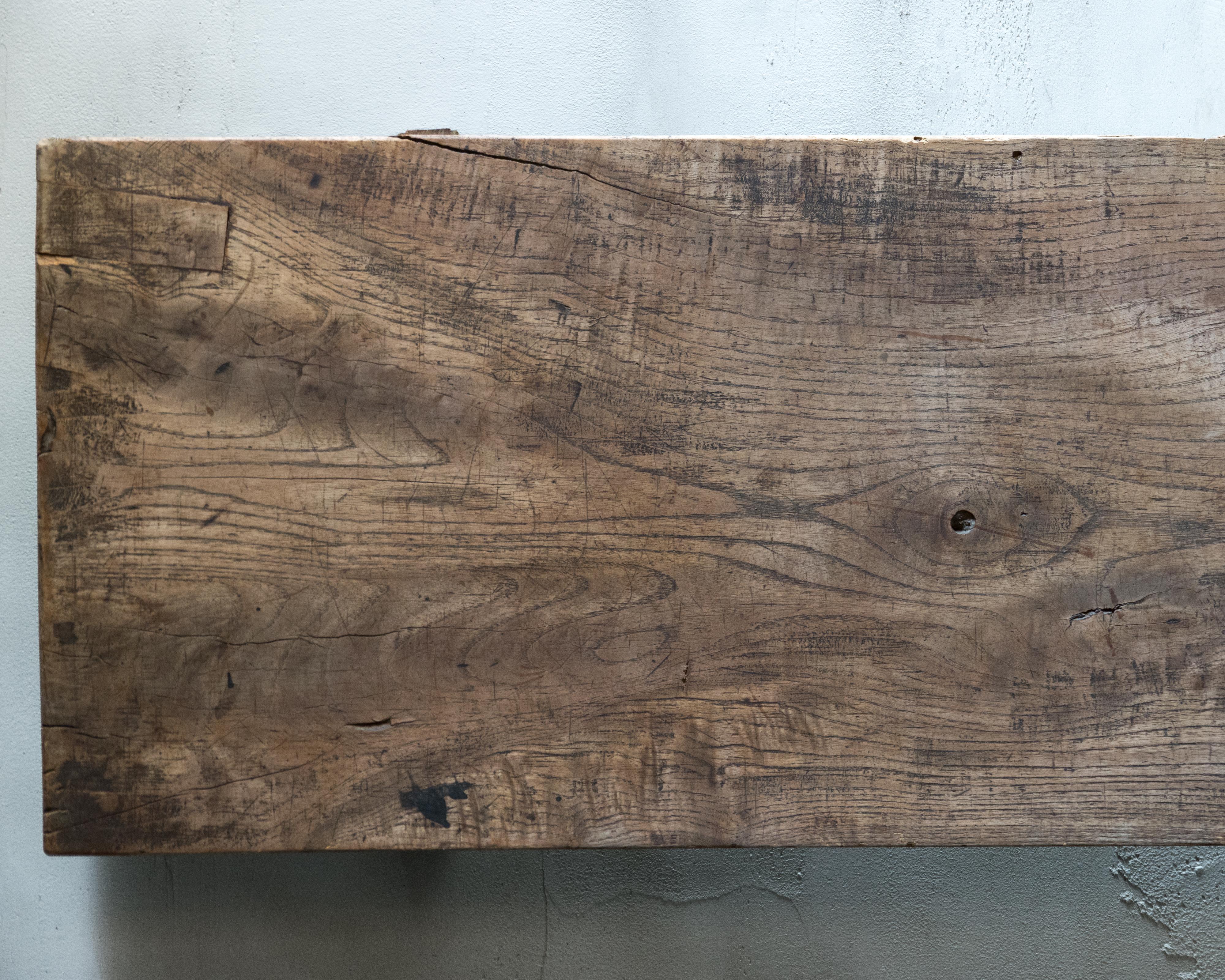 Table basse ancienne japonaise en bois (Tachidai), fin Meiji (1890s-1912) en vente 11