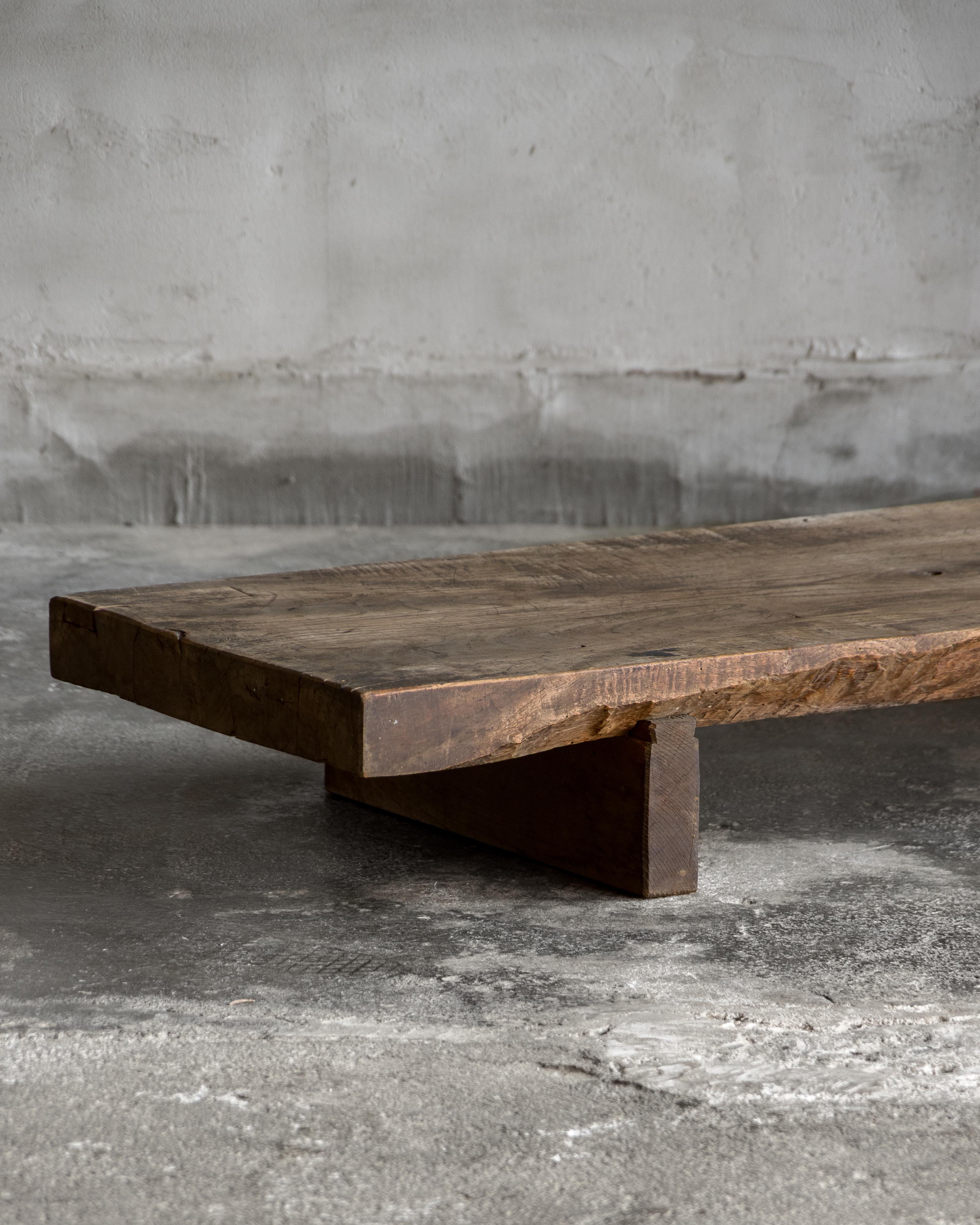 Japonais Table basse ancienne japonaise en bois (Tachidai), fin Meiji (1890s-1912) en vente