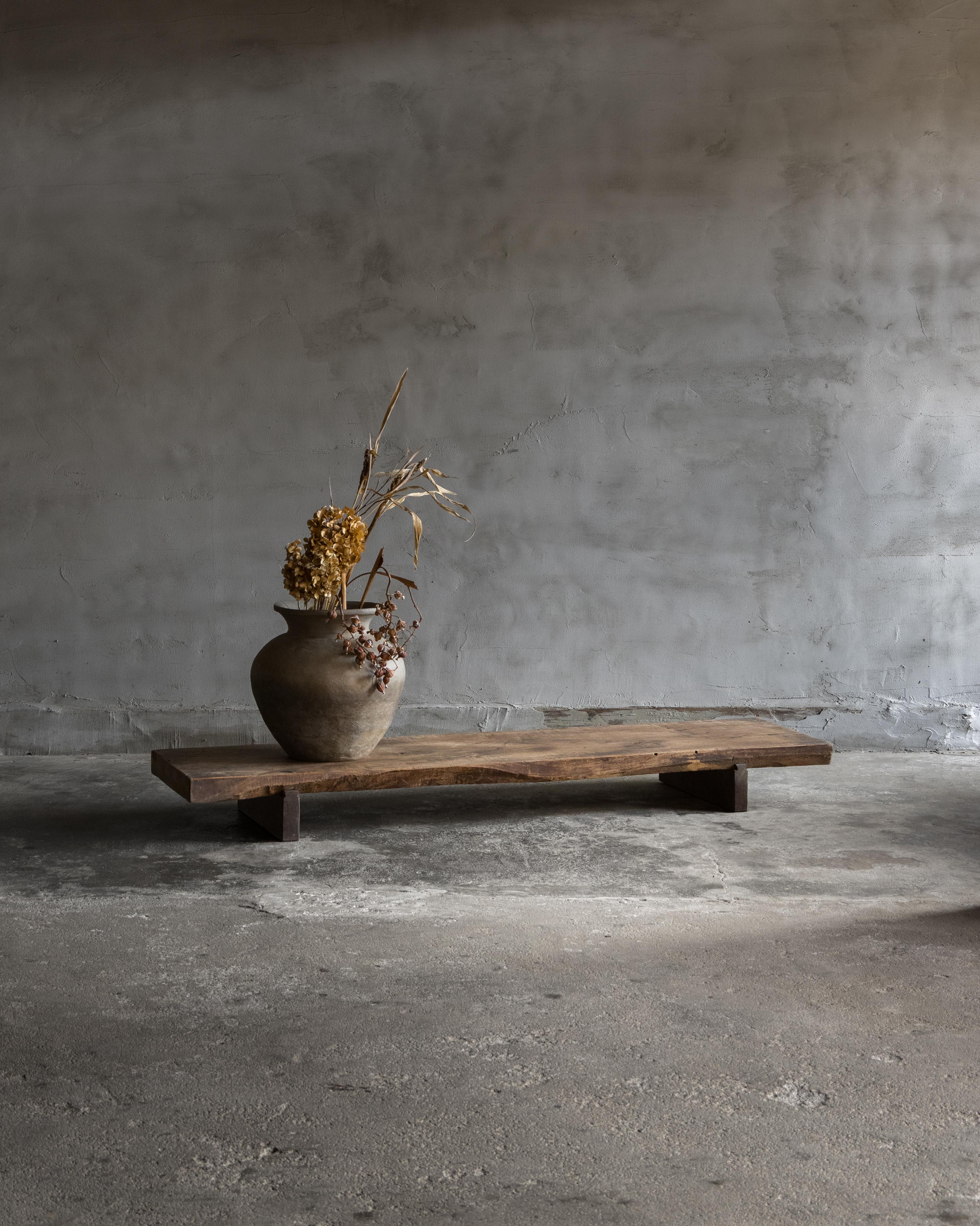 20ième siècle Table basse ancienne japonaise en bois (Tachidai), fin Meiji (1890s-1912) en vente