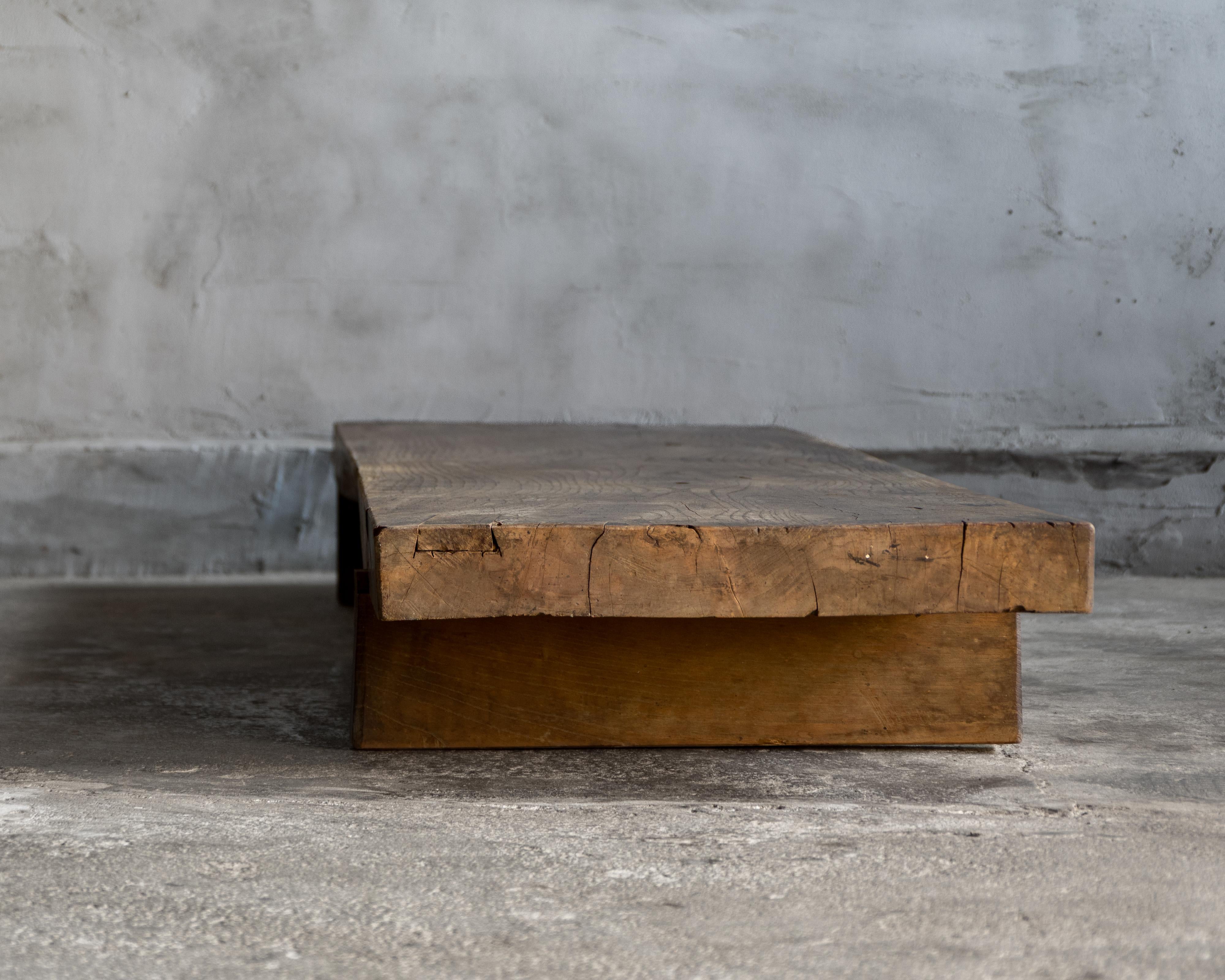 Table basse ancienne japonaise en bois (Tachidai), fin Meiji (1890s-1912) en vente 2