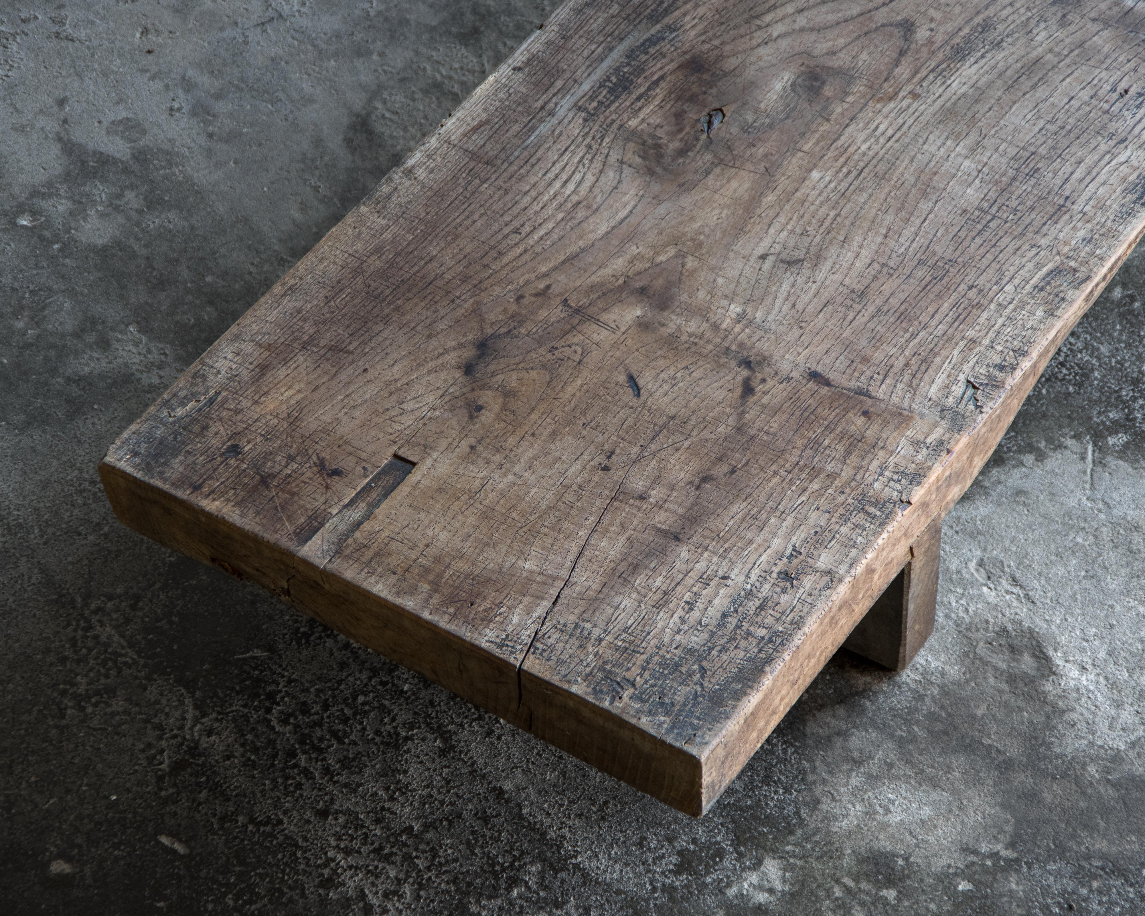 Table basse ancienne japonaise en bois (Tachidai), fin Meiji (1890s-1912) en vente 3