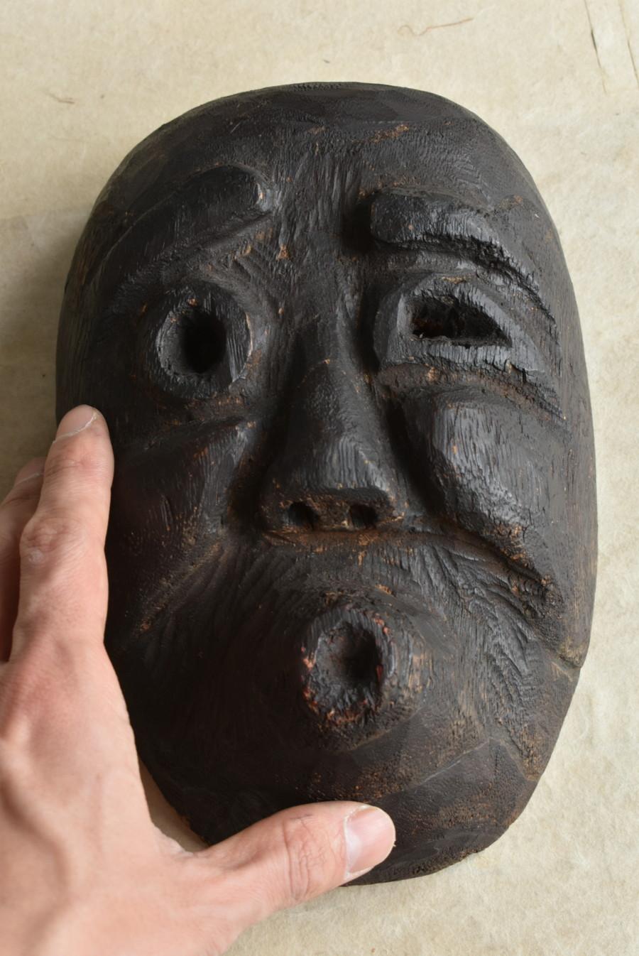 Japan has a culture of masks since ancient times, and they are sometimes used in Shinto rituals and temple events.
This mask called 