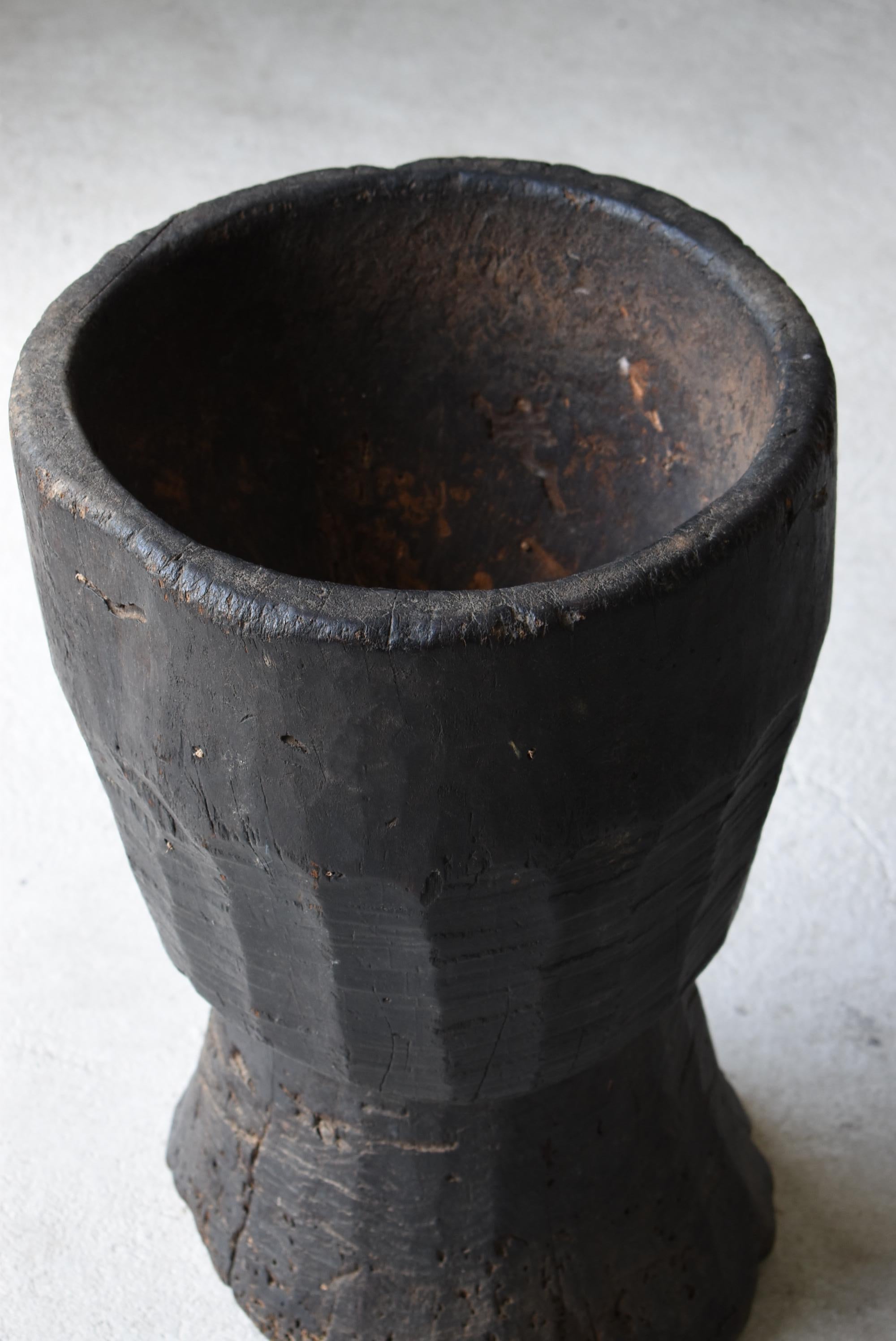 Meiji Japanese Antique Wooden Mortar 1860s-1900s/Flower Pot Primitive Wabi-Sabi Mingei For Sale