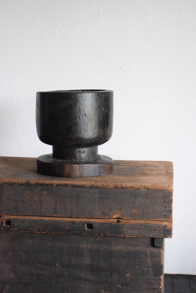 Japanese Antique Wooden Mortar 1860s-1900s/Plant Cover Wabi-Sabi Object Mingei For Sale 7