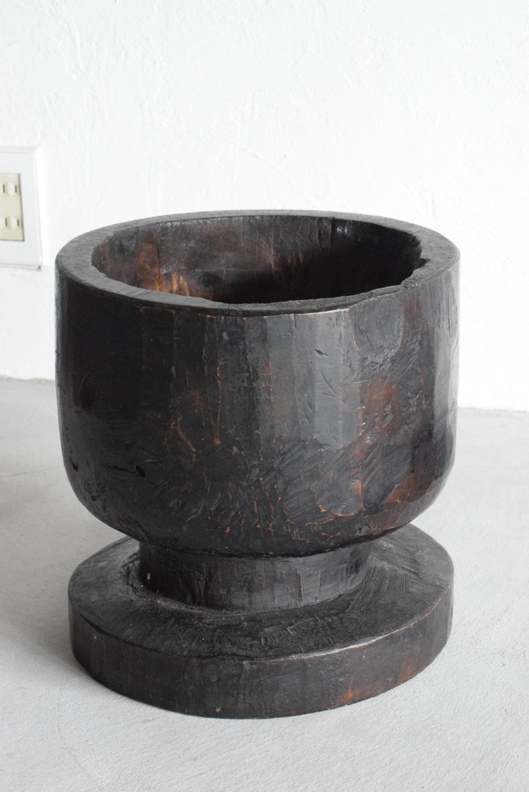 Japanese Antique Wooden Mortar 1860s-1900s/Plant Cover Wabi-Sabi Object Mingei For Sale 8