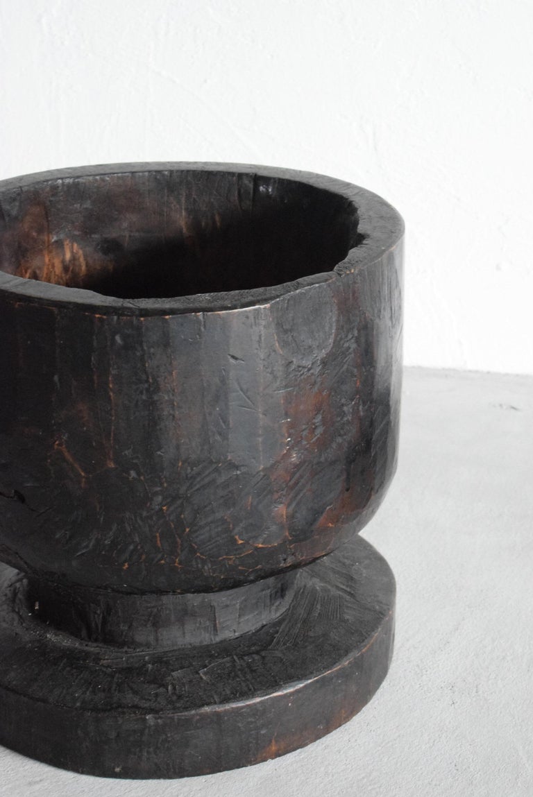 Japanese Antique Wooden Mortar 1860s-1900s/Plant Cover Wabi-Sabi Object Mingei For Sale 2