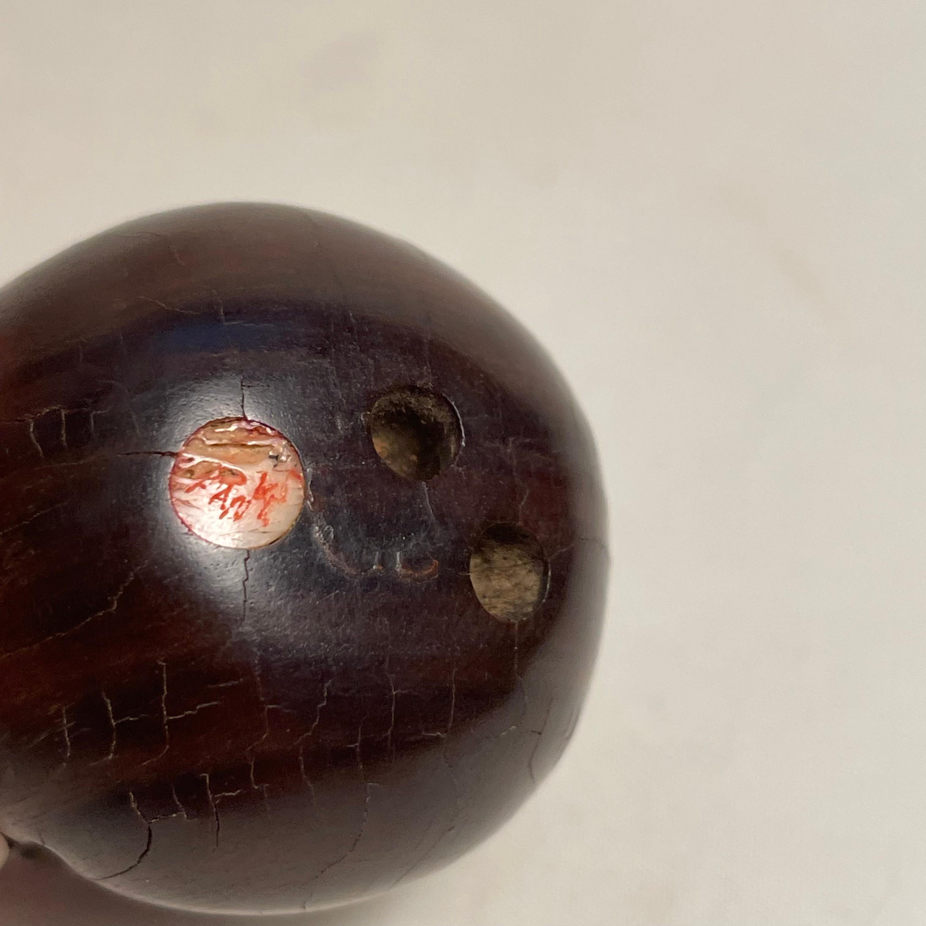 Netsuke Daruma japonais ancien en bois des années 1920, ère Taisho 3
