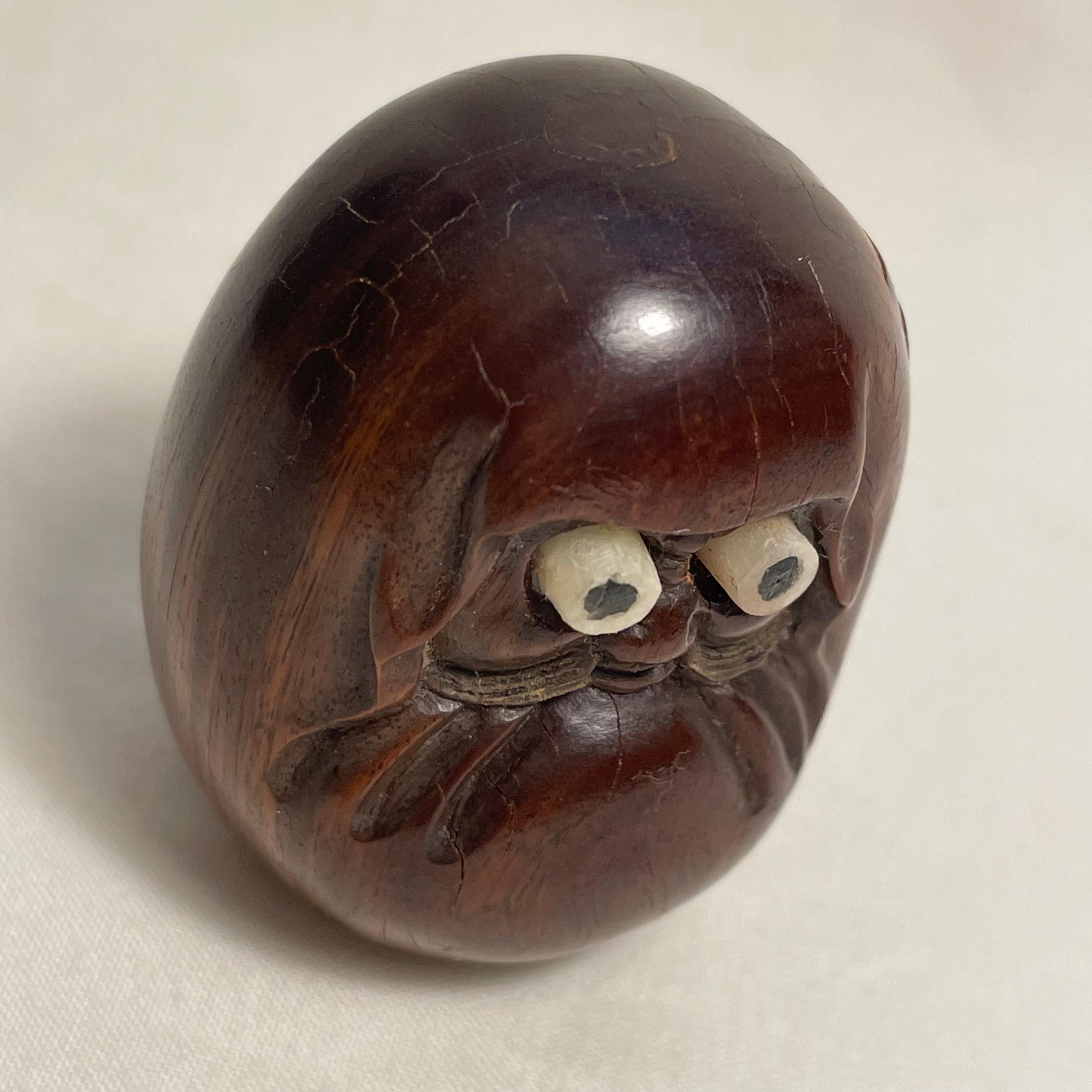 Netsuke Daruma japonais ancien en bois des années 1920, ère Taisho 6