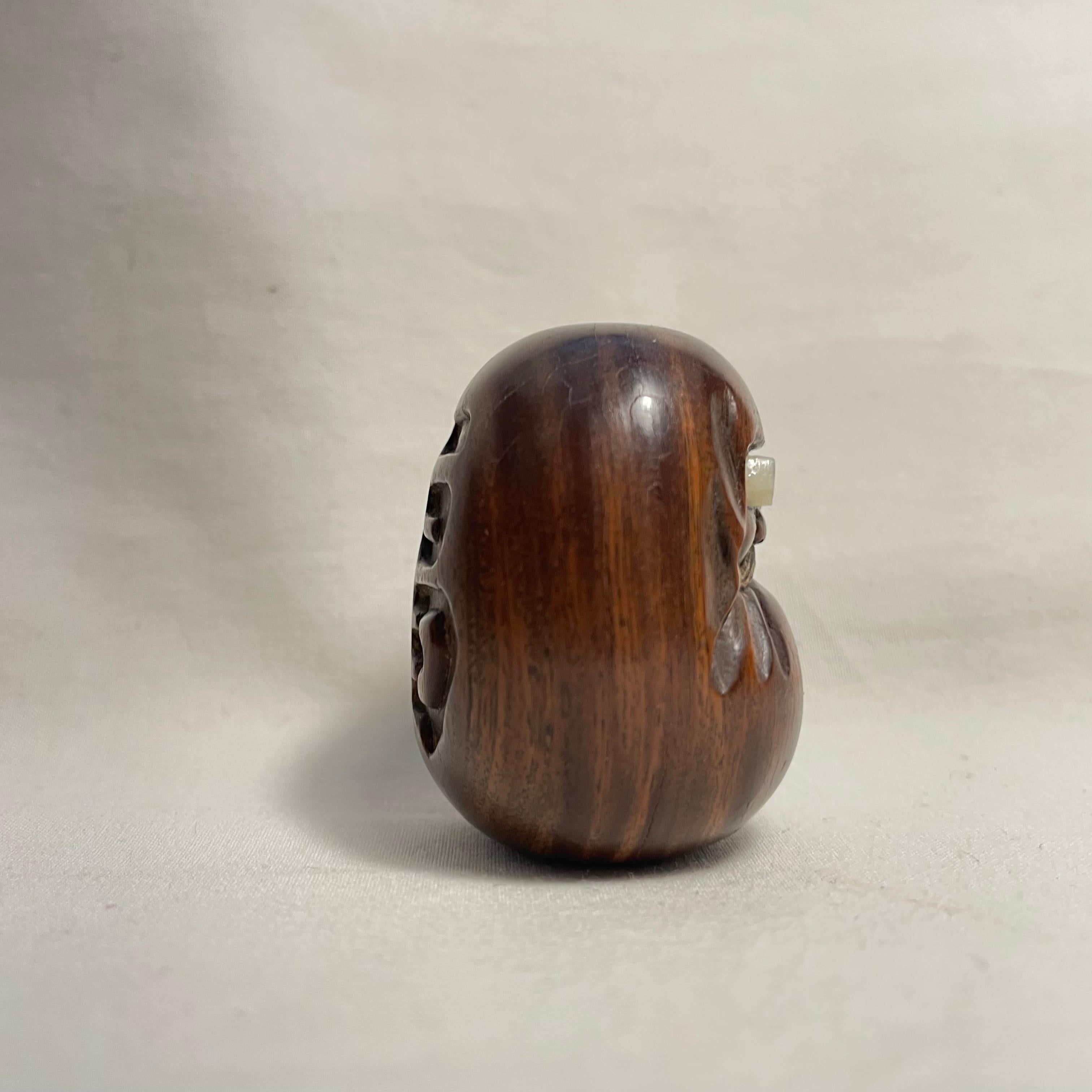 Netsuke Daruma japonais ancien en bois des années 1920, ère Taisho État moyen à Paris, FR