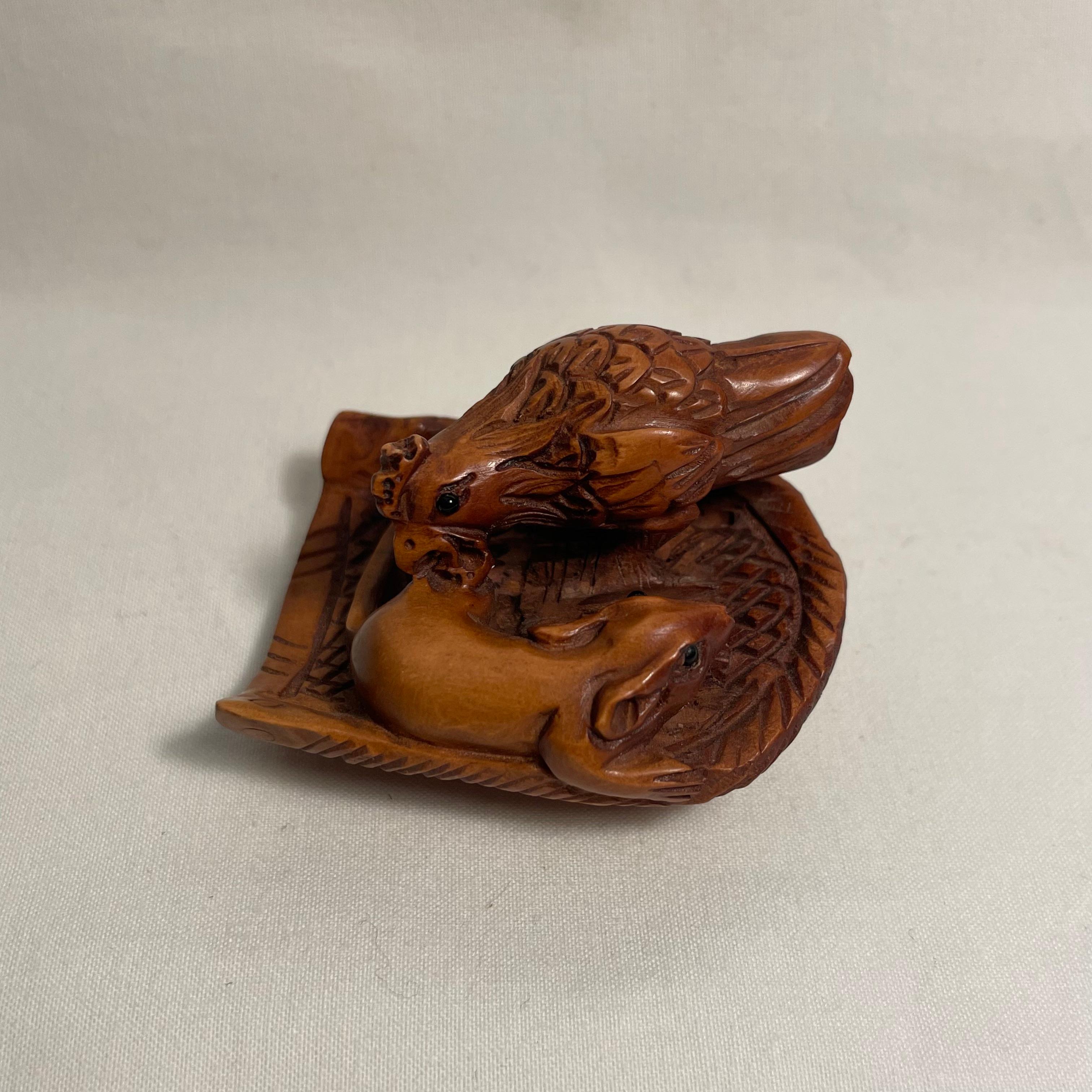 Japanese Antique Wooden Netsuke 'mouse and rooster' 1920s Taisho era For Sale 4