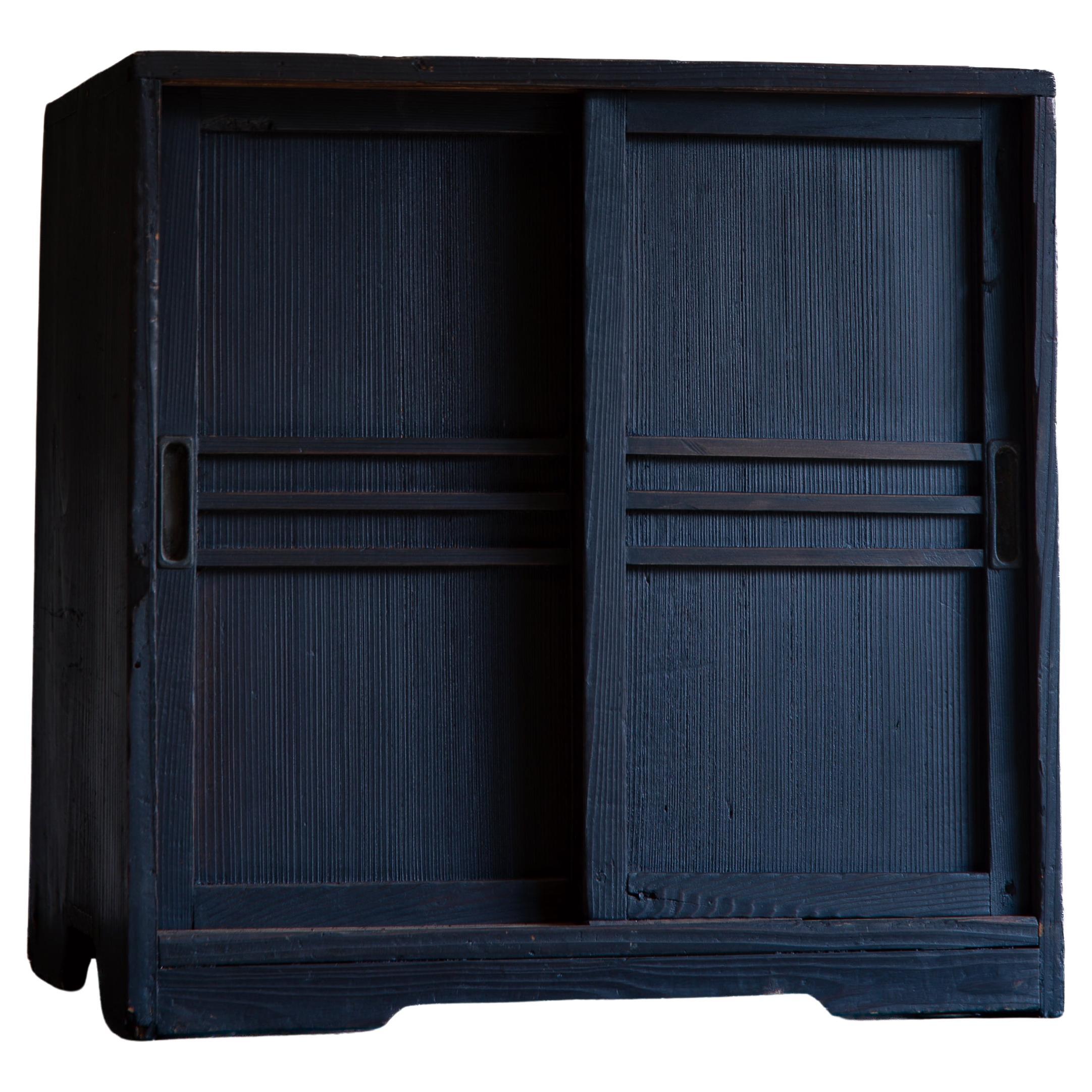Petite boîte de rangement japonaise ancienne en bois tansu, années 1860-1920 wabi sabi en vente