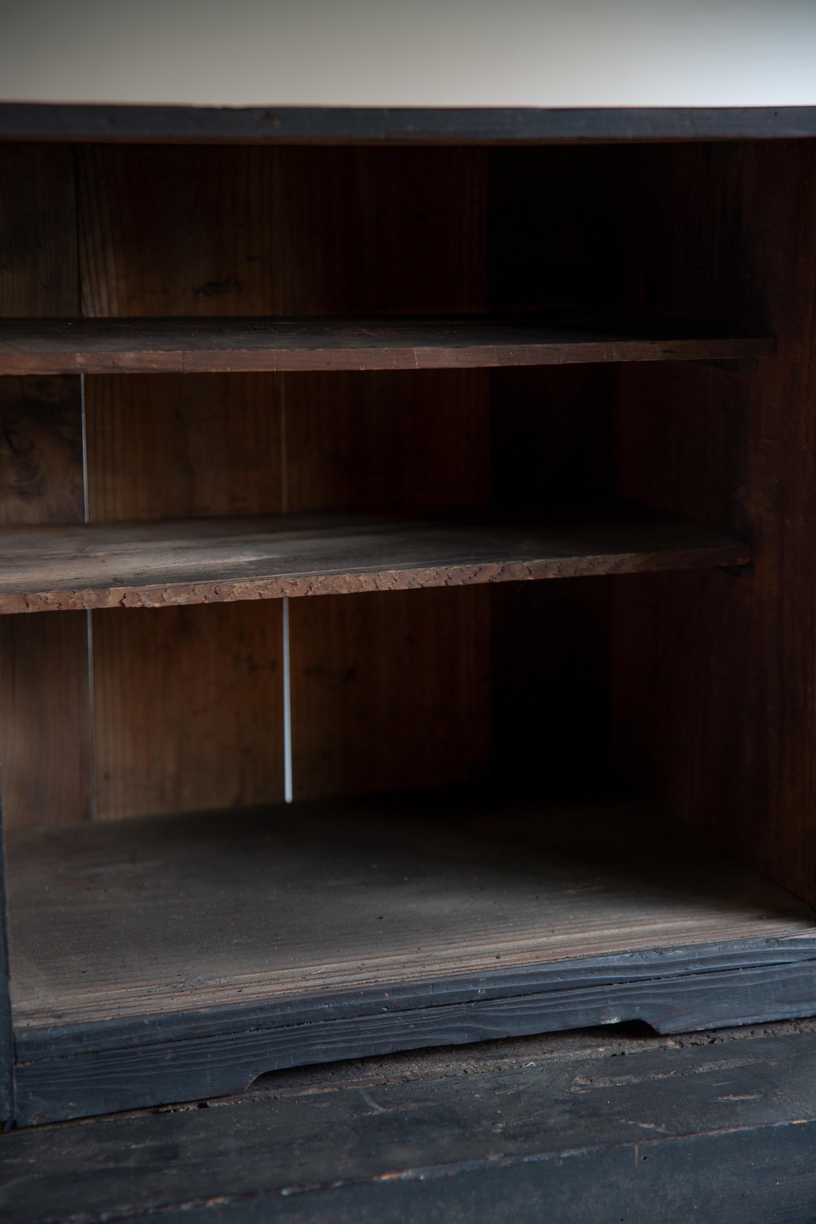 Japanese antique wooden small tansu cabinet box, 1860s-1920s wabi sabi For Sale 5