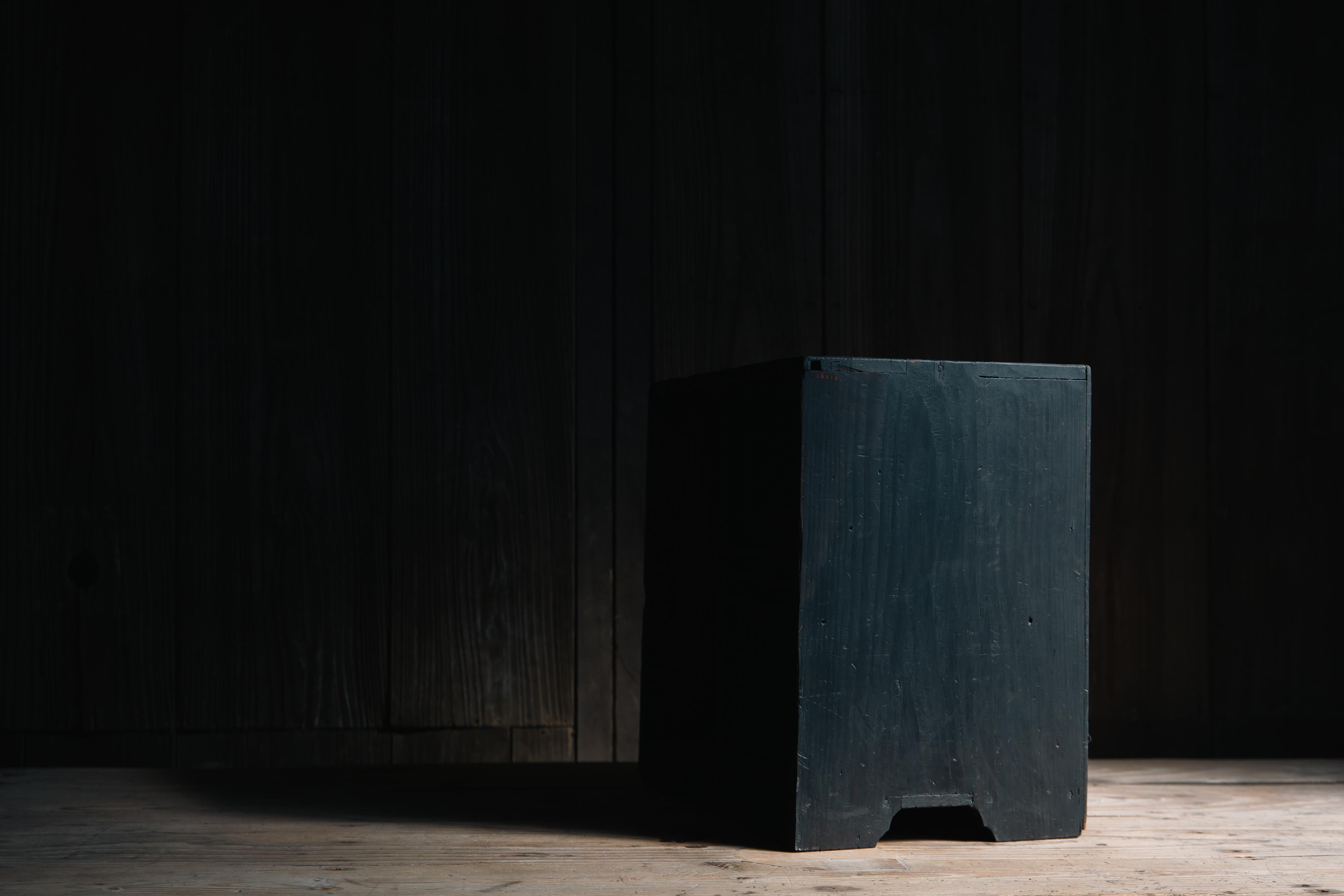 Wood Japanese antique wooden small tansu cabinet box, 1860s-1920s wabi sabi For Sale