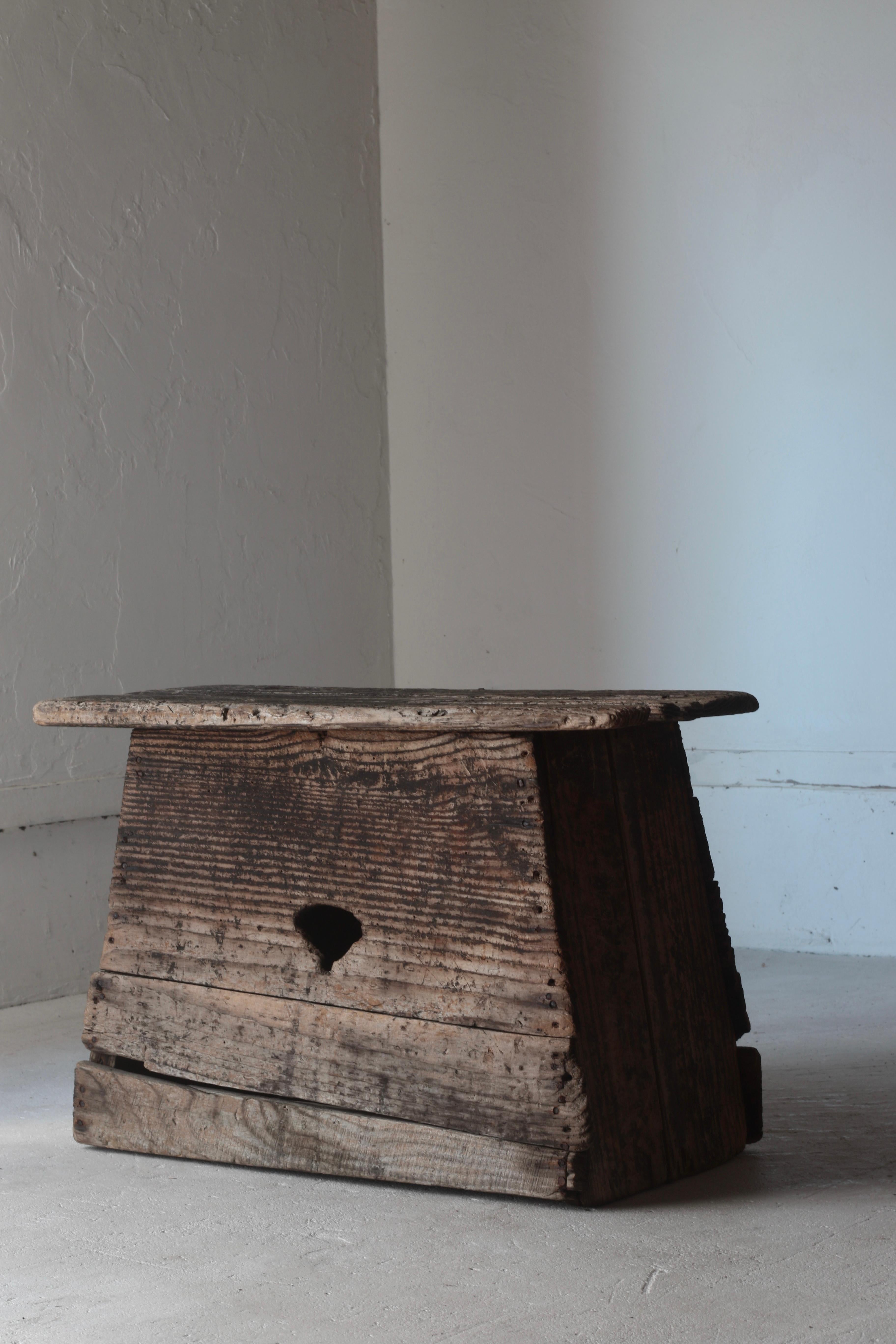 Japanese Antique Wooden Stool / Chair Stepping Stone / 1868-1912s / Wabi-Sabi In Good Condition For Sale In Iwate-gun Shizukuishi-cho, Iwate Prefecture