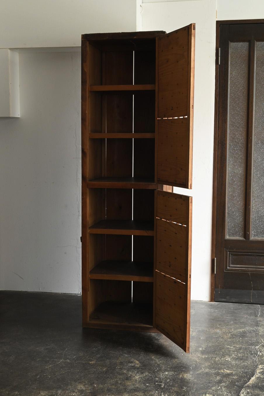 Antikes japanisches, antikes Holz-Aufbewahrungsregal/Schrank aus Holz/ frühes 20. Jahrhundert/Woodenschrank (Zedernholz) im Angebot