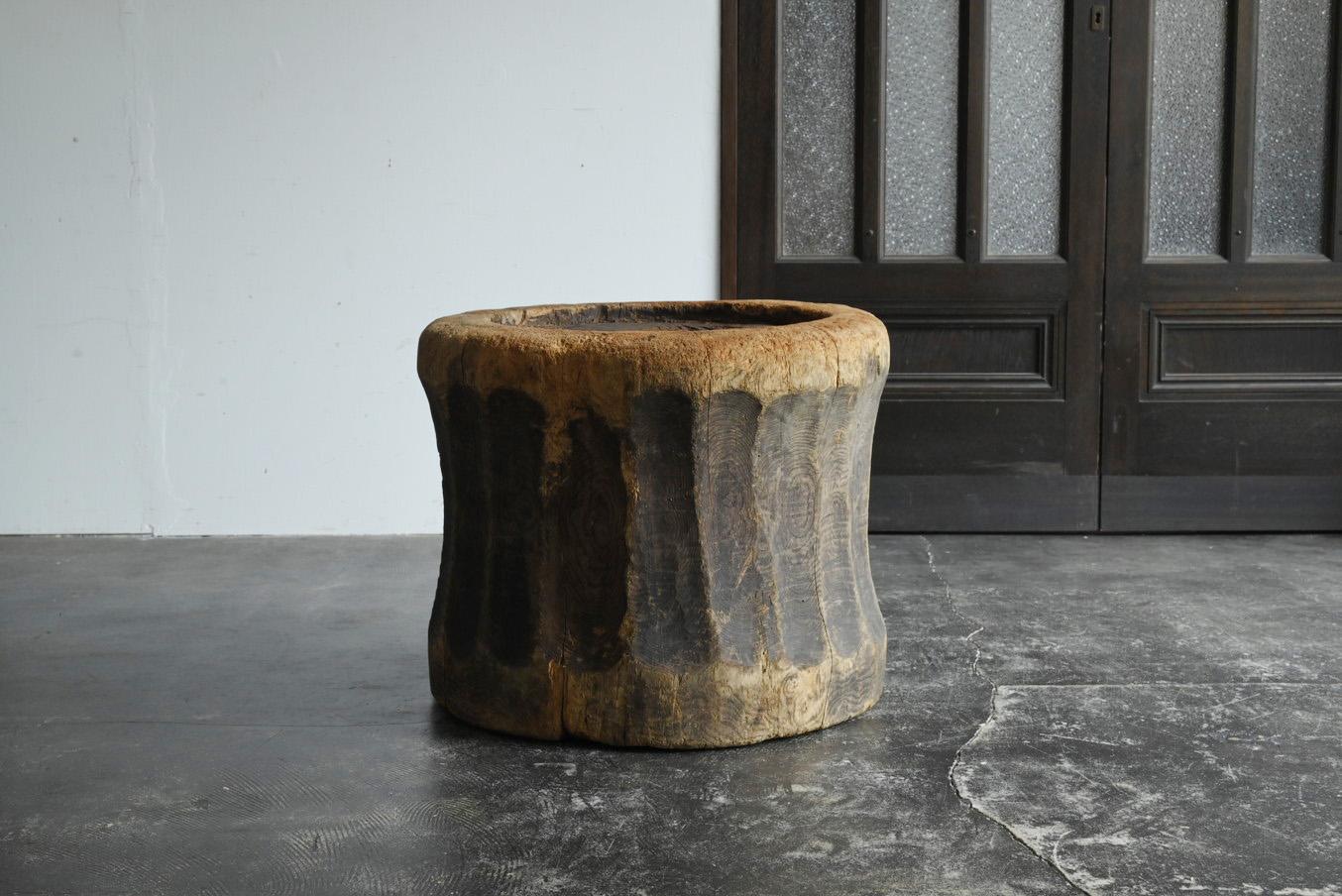 Japanese antique wooden wabi stool / Meiji-Taisho-Showa period / 1868-1920 In Good Condition In Sammu-shi, Chiba