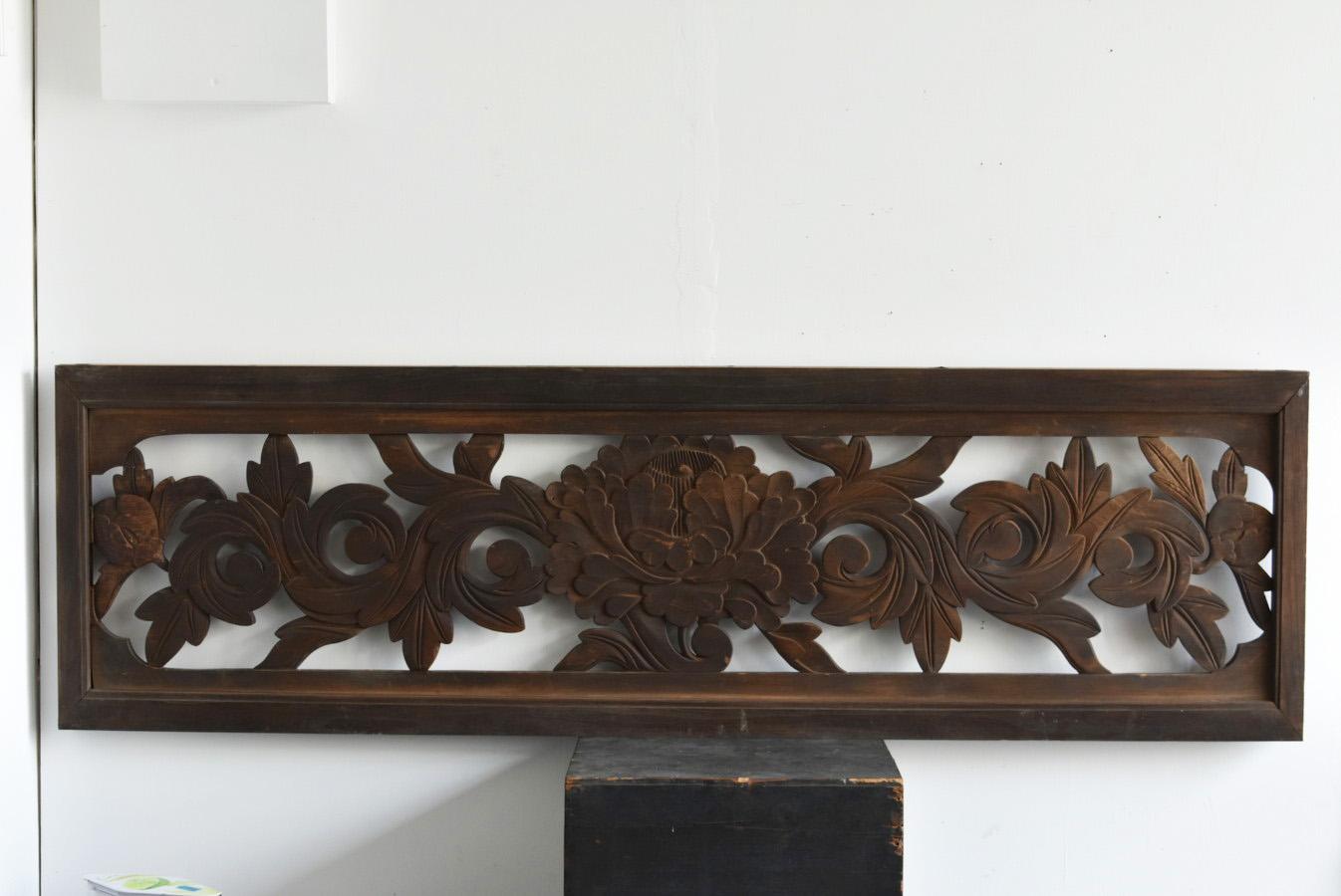 Chestnut Japanese Antique Wooden Wall Hanging Floral Large Sculpture / 1868-1920