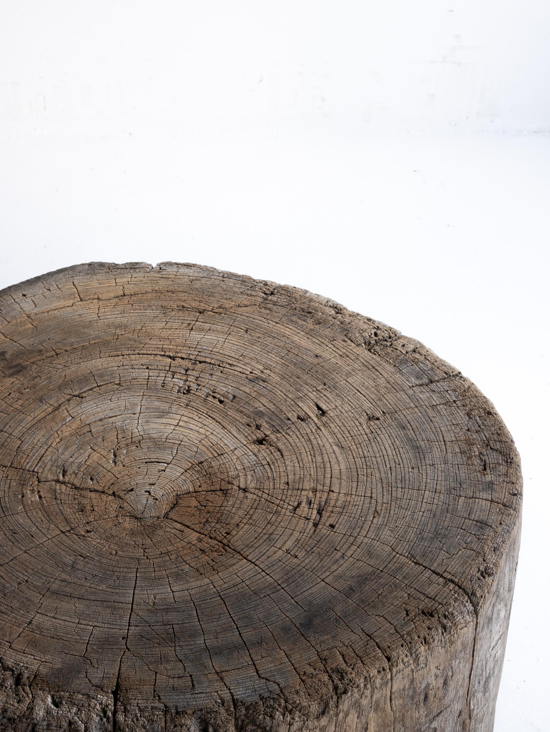 Planche de travail japonaise en bois ancien / Wabi sabi / Présentoir / Table d'appoint en vente 6