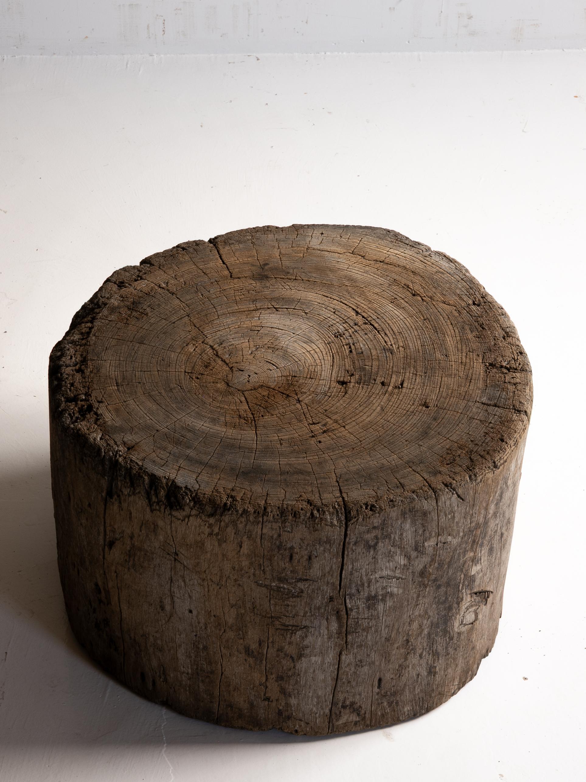 Planche de travail japonaise en bois ancien / Wabi sabi / Présentoir / Table d'appoint en vente 9